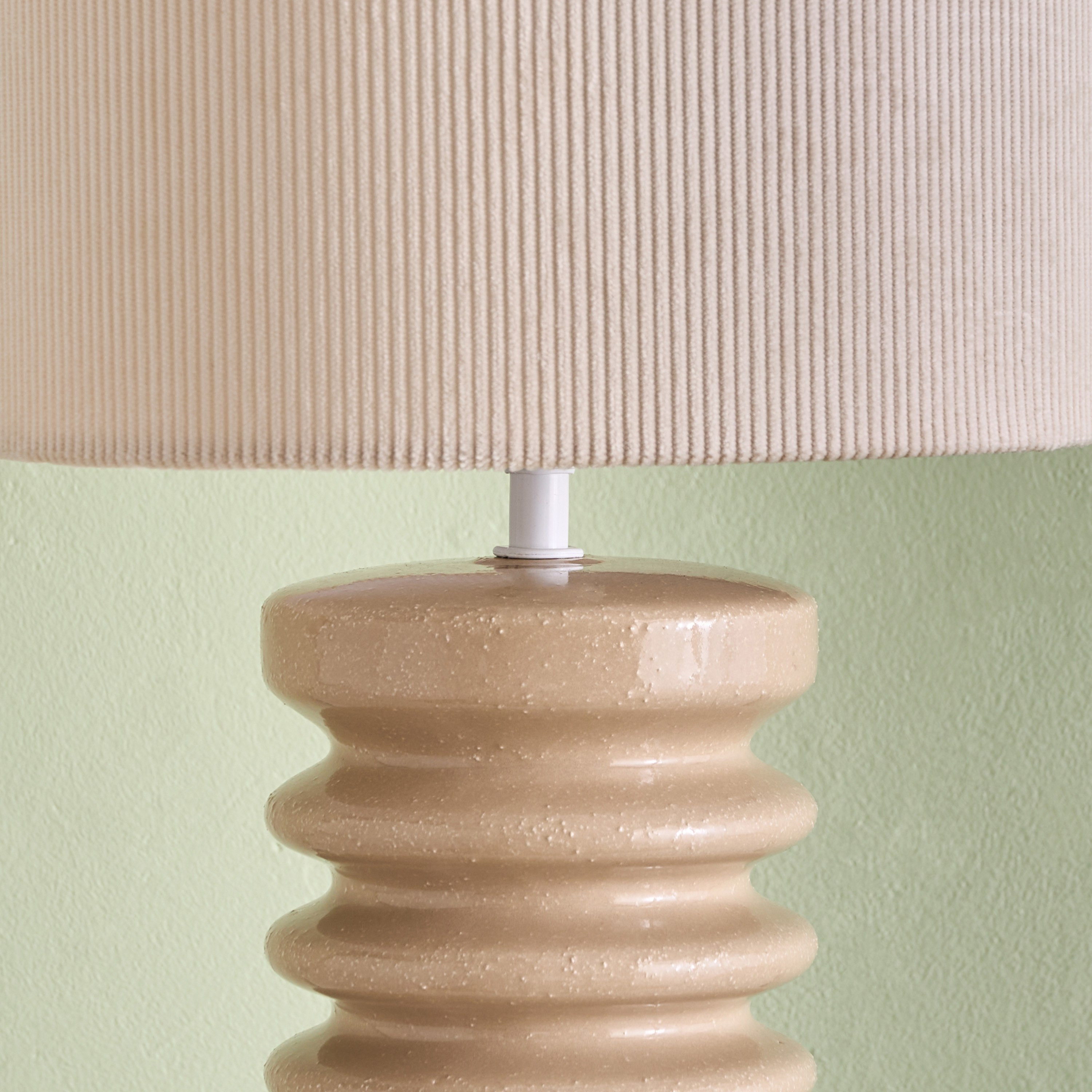 مصباح طاولة سيراميك بغطاء كتان من ماربيلا - 25x25x51 سم-hbxlivingroom-lighting-tablelamps-image-7