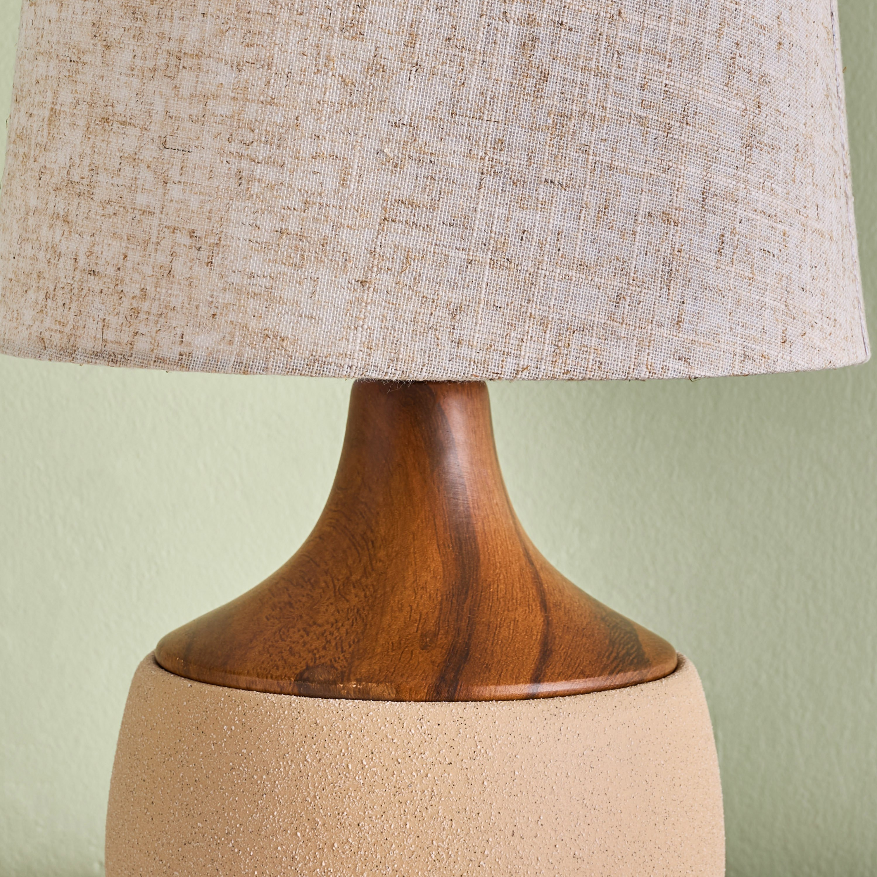 مصباح طاولة سيراميك مع غطاء كتان من ماربيلا - 24x24x40.5 سم-hbxlivingroom-lighting-tablelamps-image-7