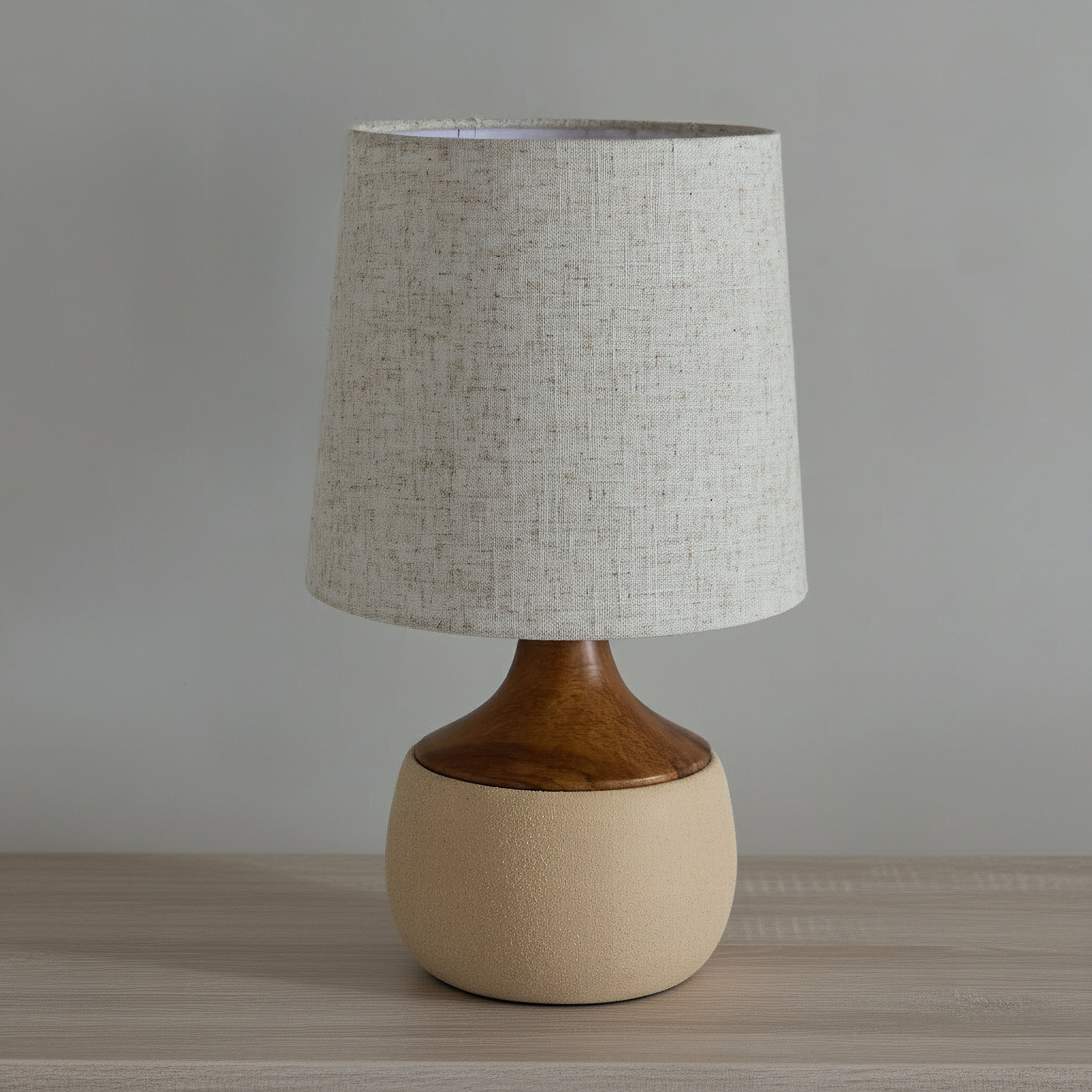 مصباح طاولة سيراميك مع غطاء كتان من ماربيلا - 24x24x40.5 سم-hbxlivingroom-lighting-tablelamps-image-1