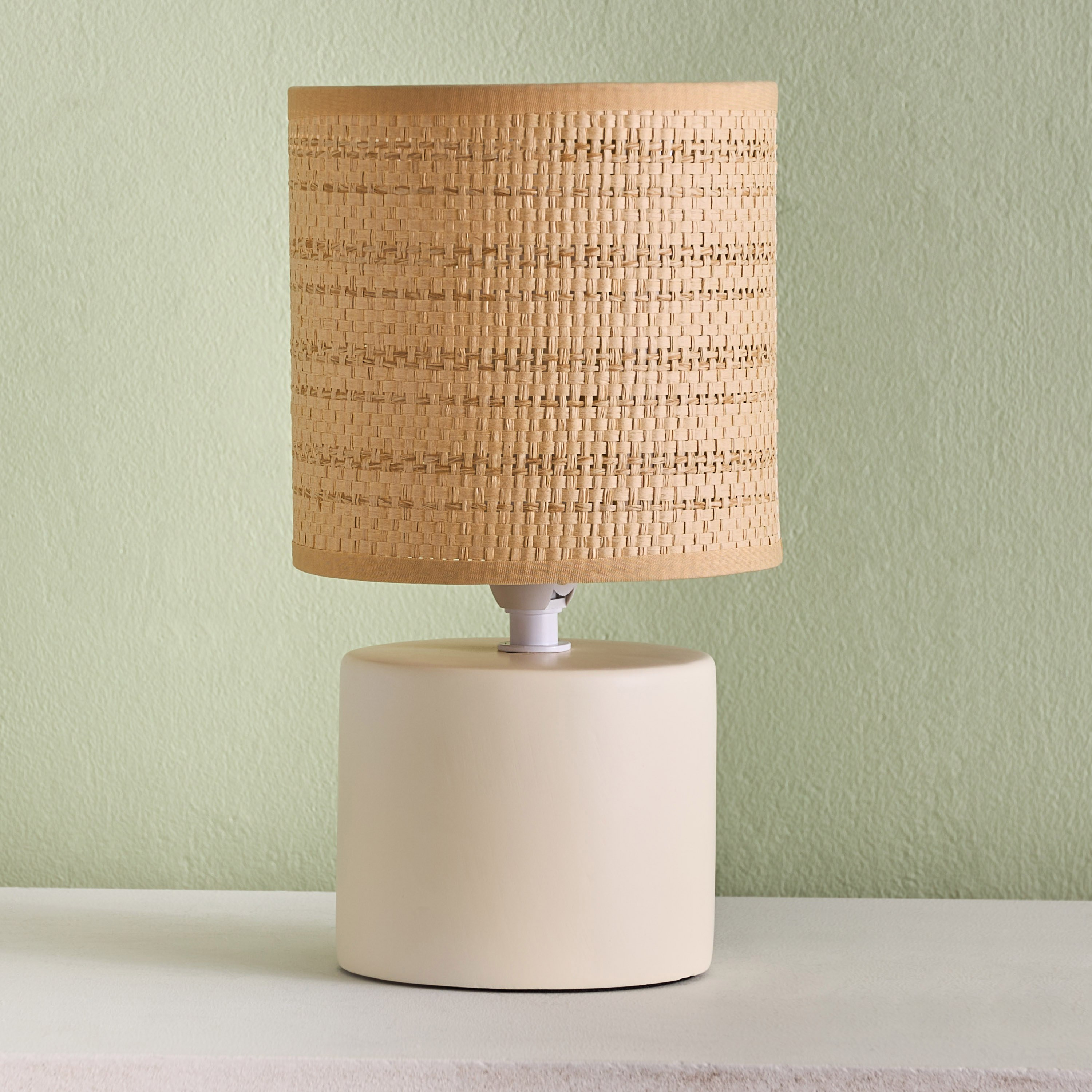 مصباح طاولة سيراميك بغطاء ورق روطان من ماربيلا - 13x13x23.5 سم-hbxlivingroom-lighting-tablelamps-image-1