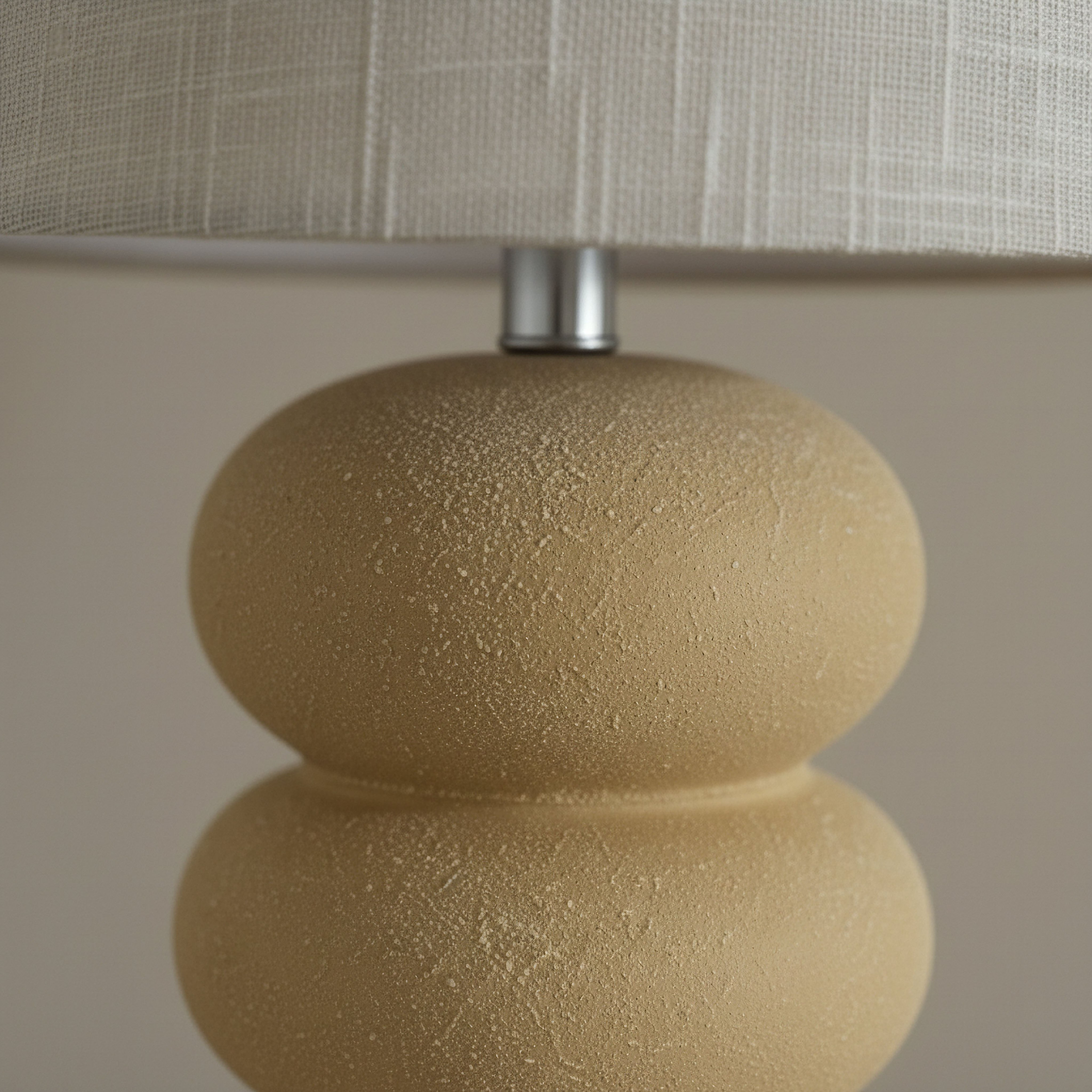 مصباح طاولة سيراميك مع غطاء كتان من ماربيلا - 27.5x27.5x43 سم-hbxlivingroom-lighting-tablelamps-image-3