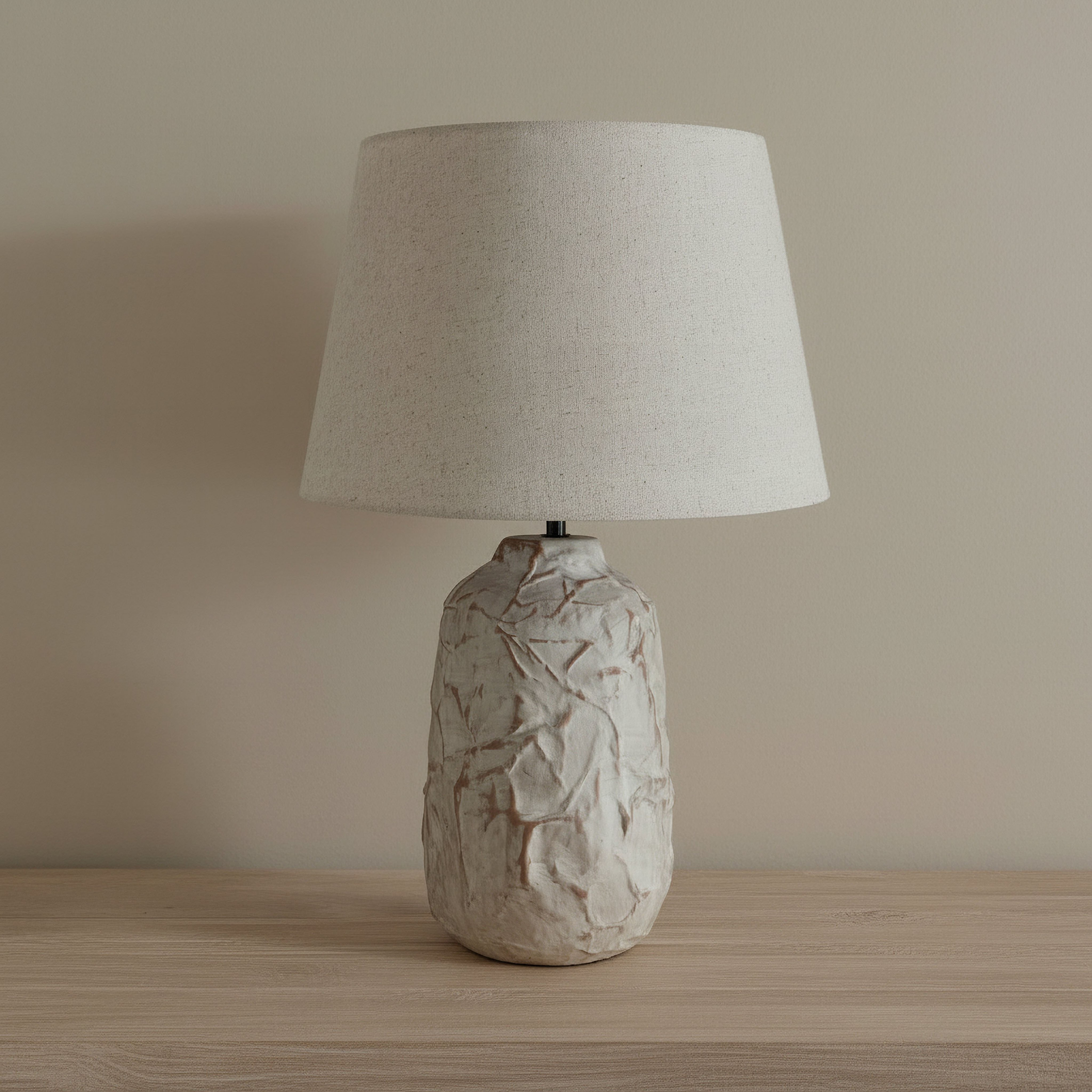 مصباح طاولة سيراميك مطلي بغطاء كتان من ماربيلا - 35x35x54 سم-hbxlivingroom-lighting-tablelamps-image-1