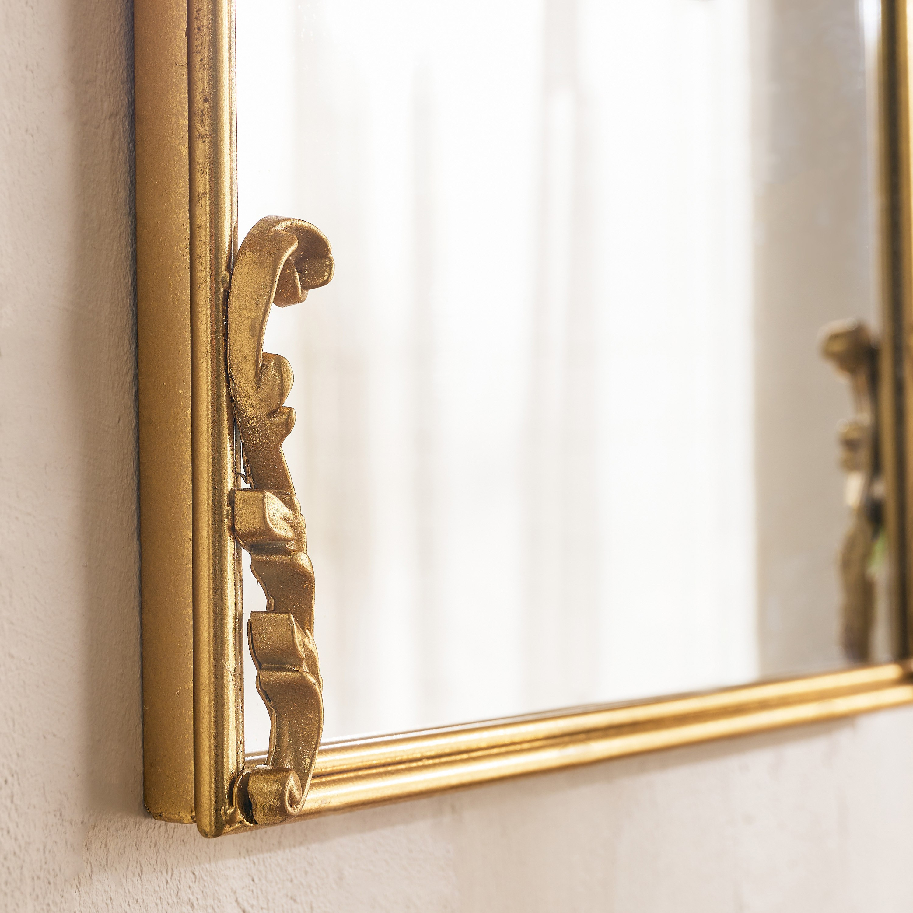 Aayra Luxe Ornate Metal Wall Mirror - 50.5x4x80.5 cm-hbxhomeware-hbxdecorandfurnishings-image-4