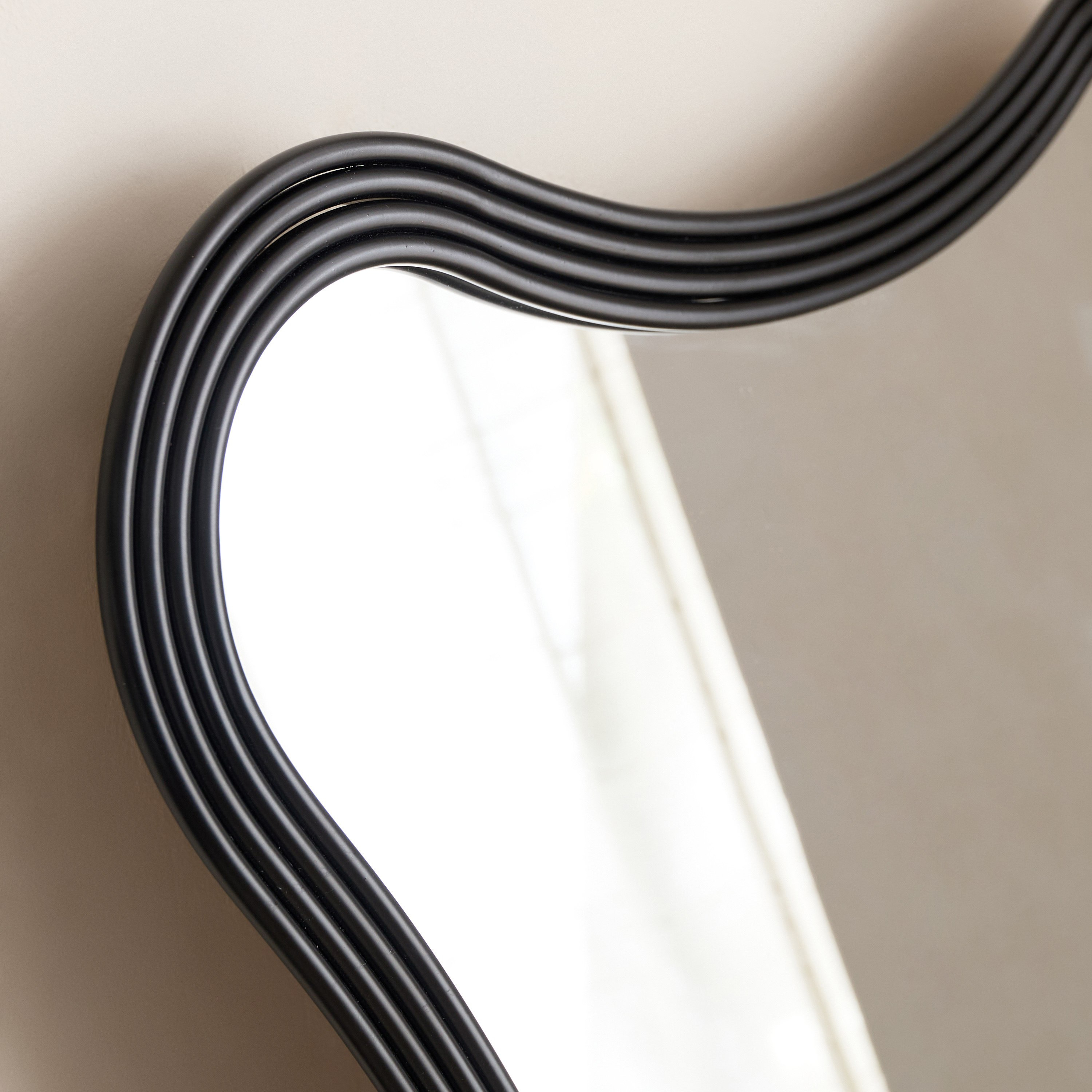 Aayra Luxe Metal Wavy Stand Mirror - 58.5x41x180 cm-PROMO_HB_BAH_THRESHOLD_Homeware_100426-image-7