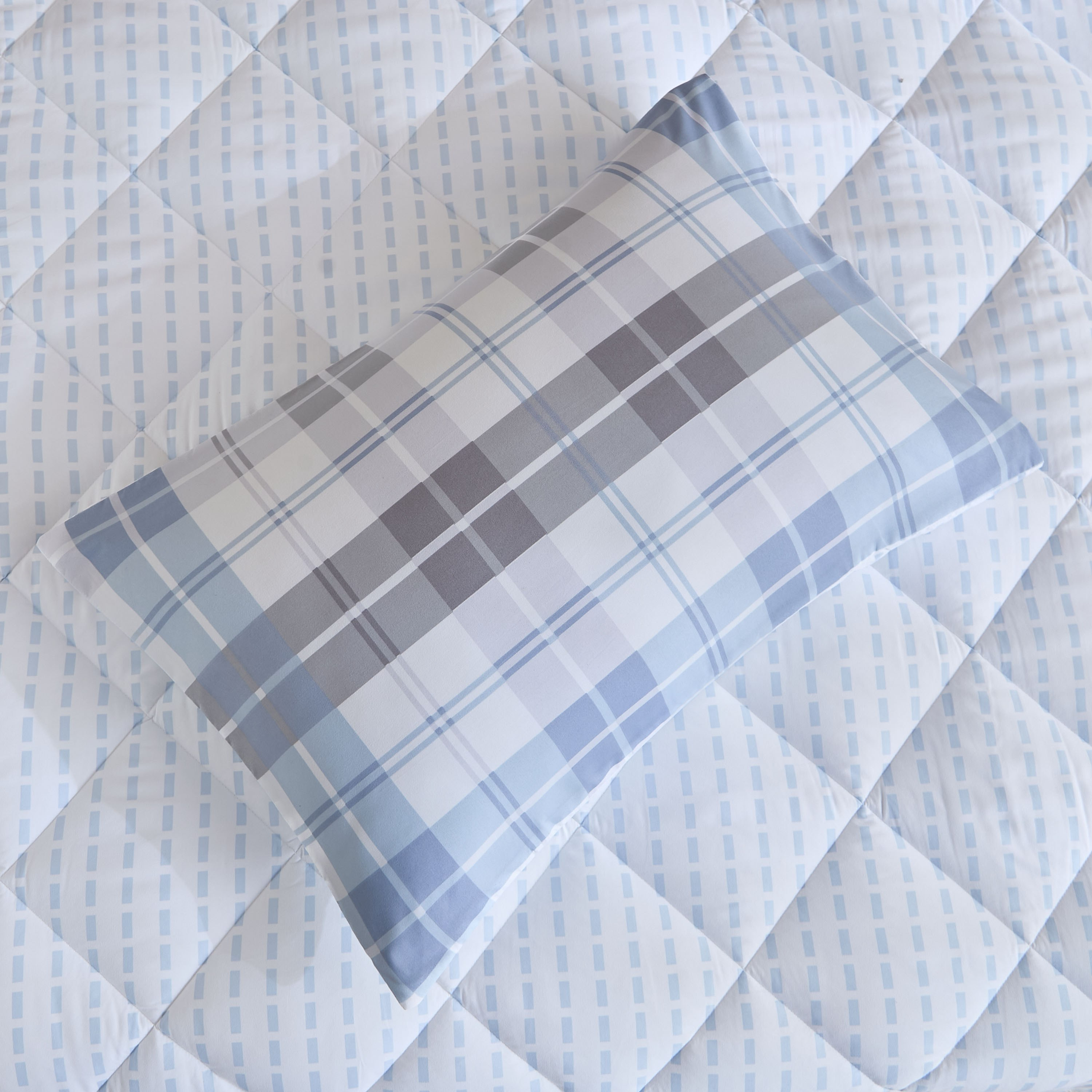 Madrid Plaid 2-Piece Microfiber Twin Reversible Comforter Set - 160x220+50x75 cm-hbxhomeware-hbxbedroom-image-6