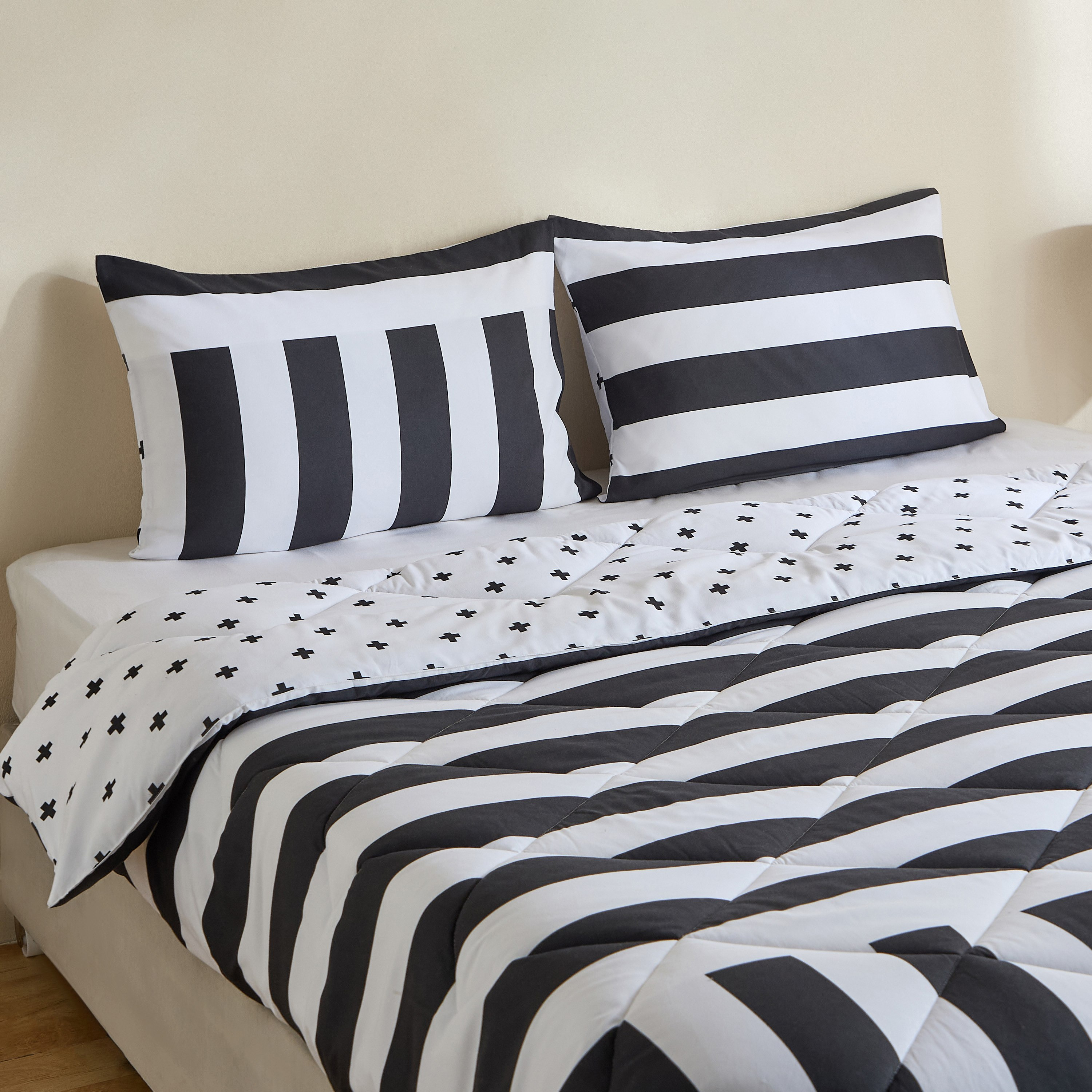 Madrid 3-Piece Scandi Print Microfiber King Reversible Comforter Set - 220x240 cm-hbxhomeware-hbxbedroom-image-1