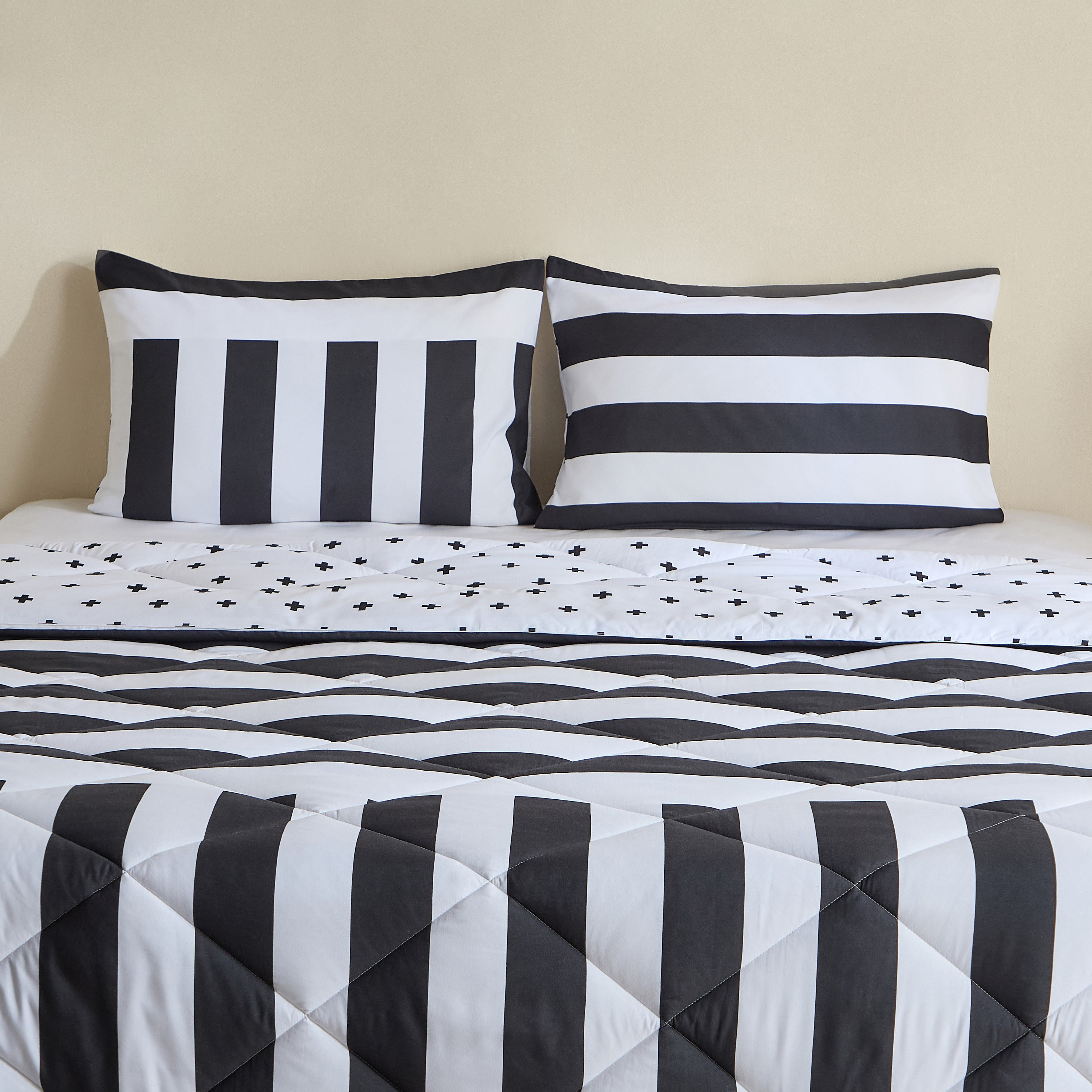 Madrid 3-Piece Scandi Print Microfiber King Reversible Comforter Set - 220x240 cm-hbxhomeware-hbxbedroom-image-2