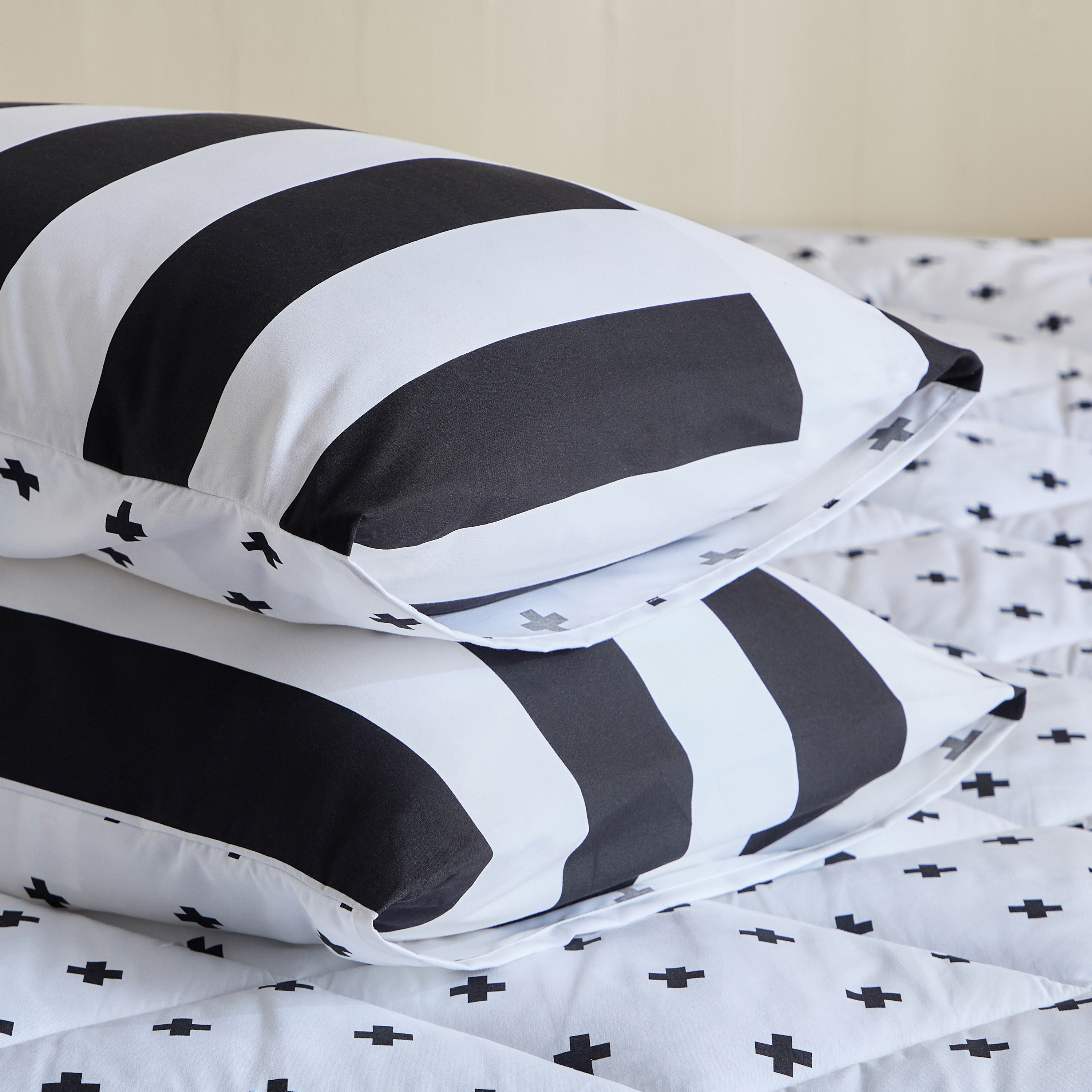 Madrid 3-Piece Scandi Print Microfiber King Reversible Comforter Set - 220x240 cm-hbxhomeware-hbxbedroom-image-7