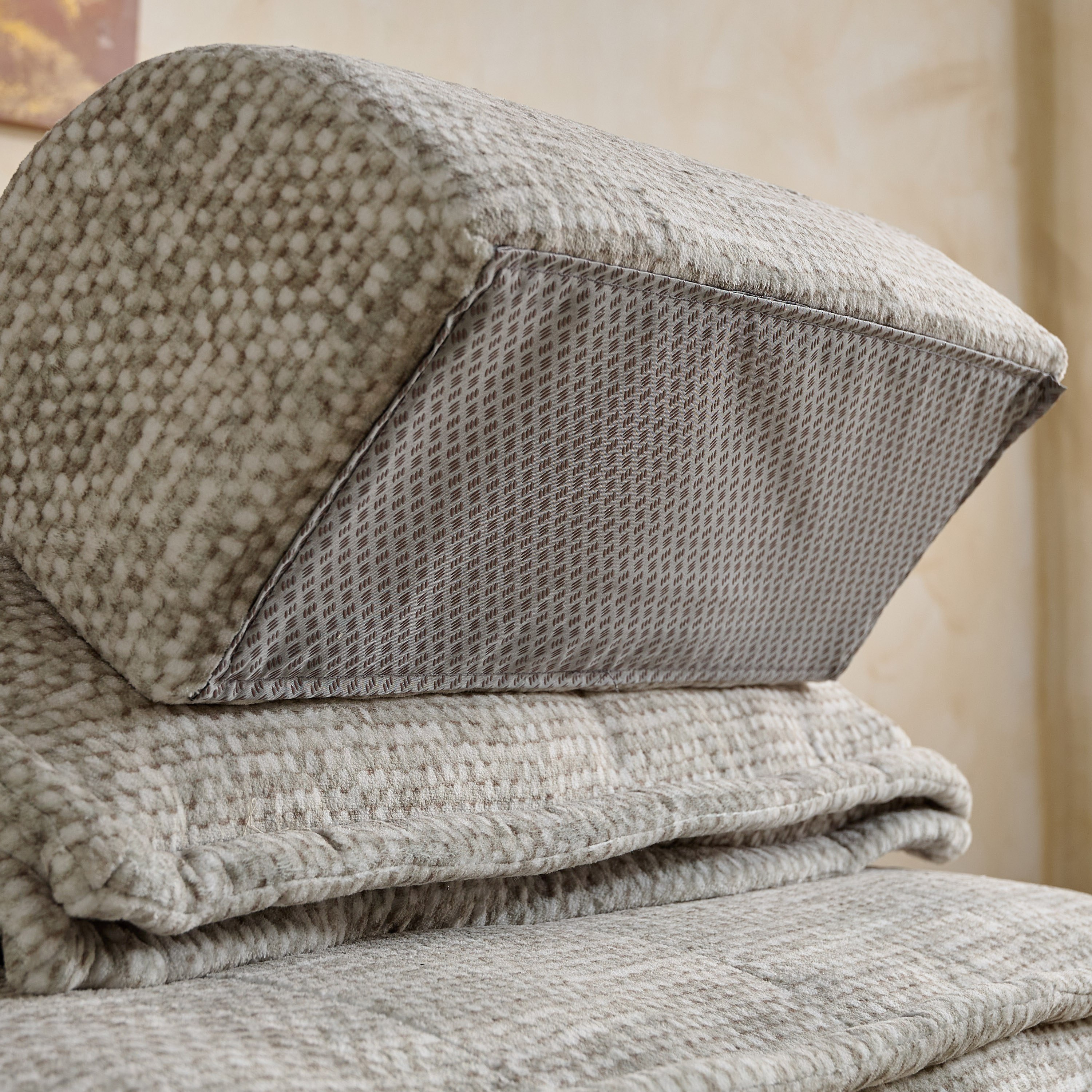 Movo Diyar Fabric Majlis Chair-hbxlivingroom-sofasandarmchairs-modularsofas-image-6