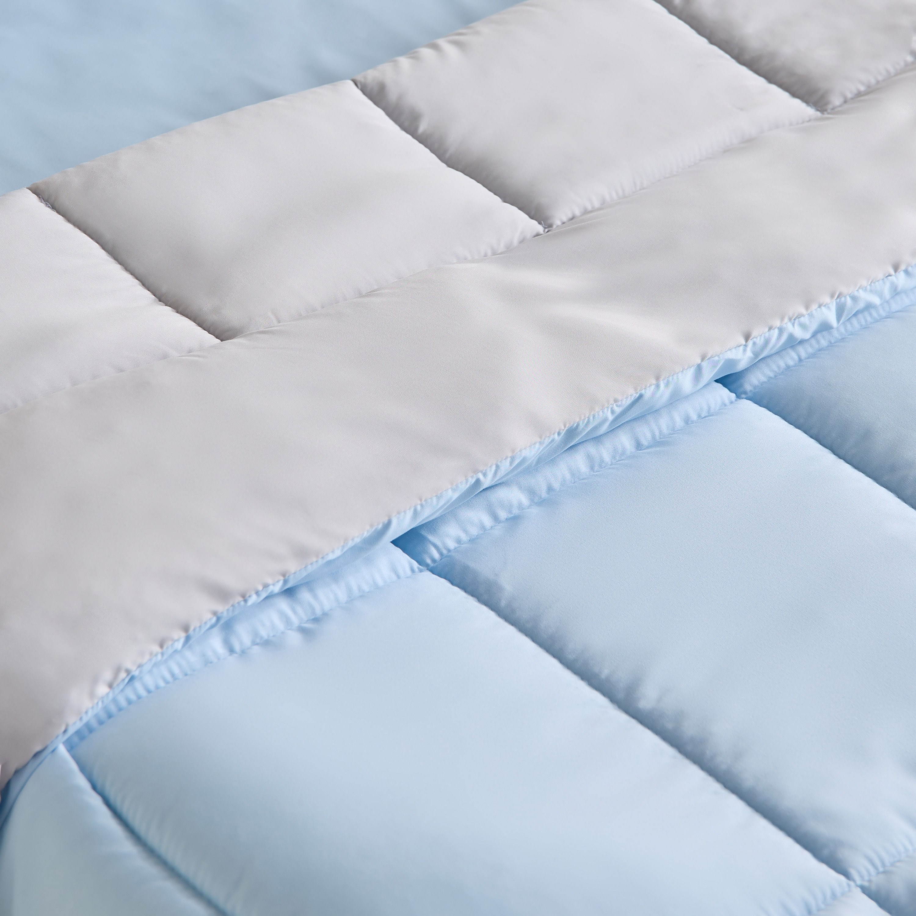 طقم لحاف فردي قابل للعكس من الألياف الدقيقة 3 قطع من لونو سليب إيز هوتيل - 135×220 سم-hbxhomeware-hbxbedroom-image-5