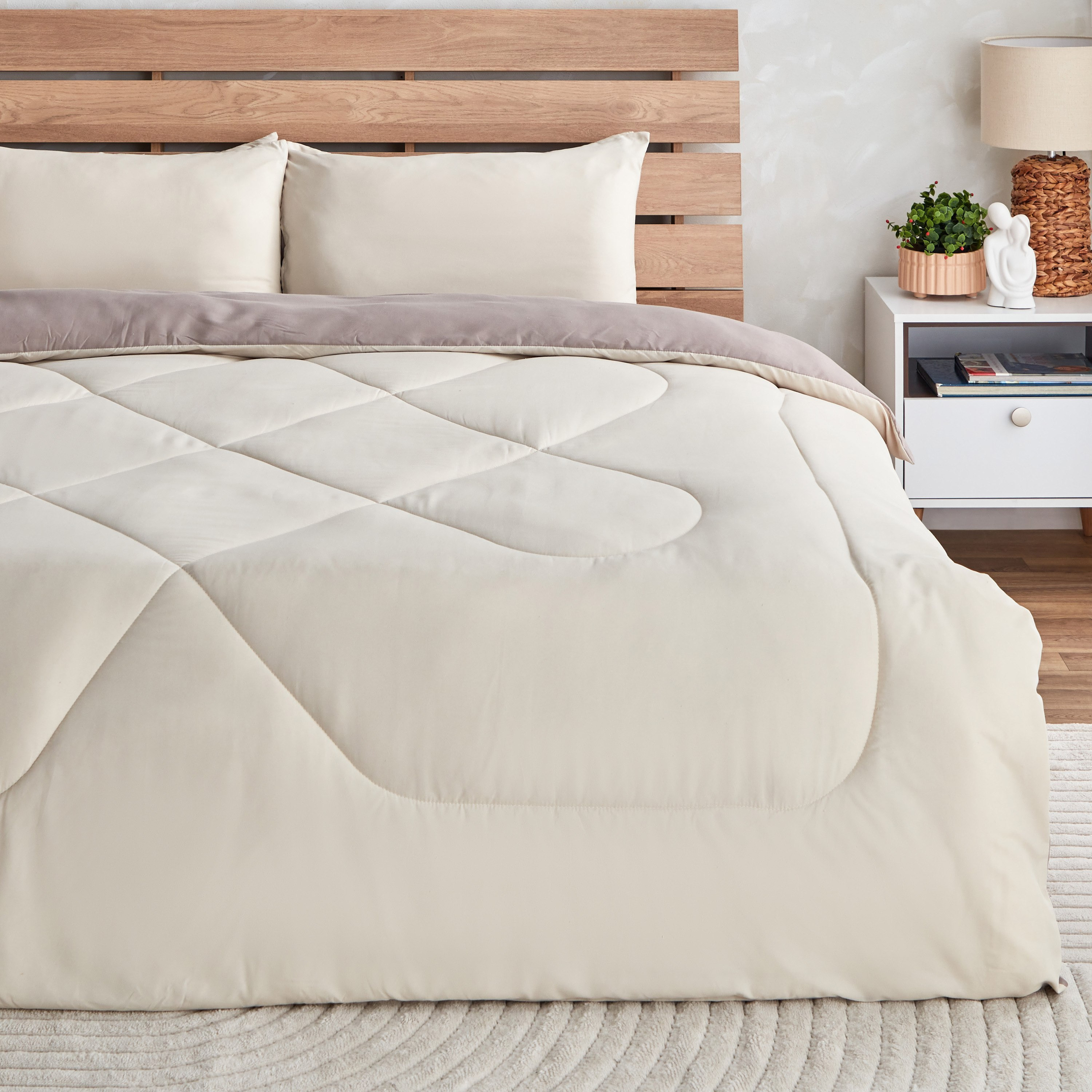 Derby 3-Piece Reversible Microfiber Super King Comforter Set - 240x240 cm-hbxhomeware-hbxbedroom-image-1