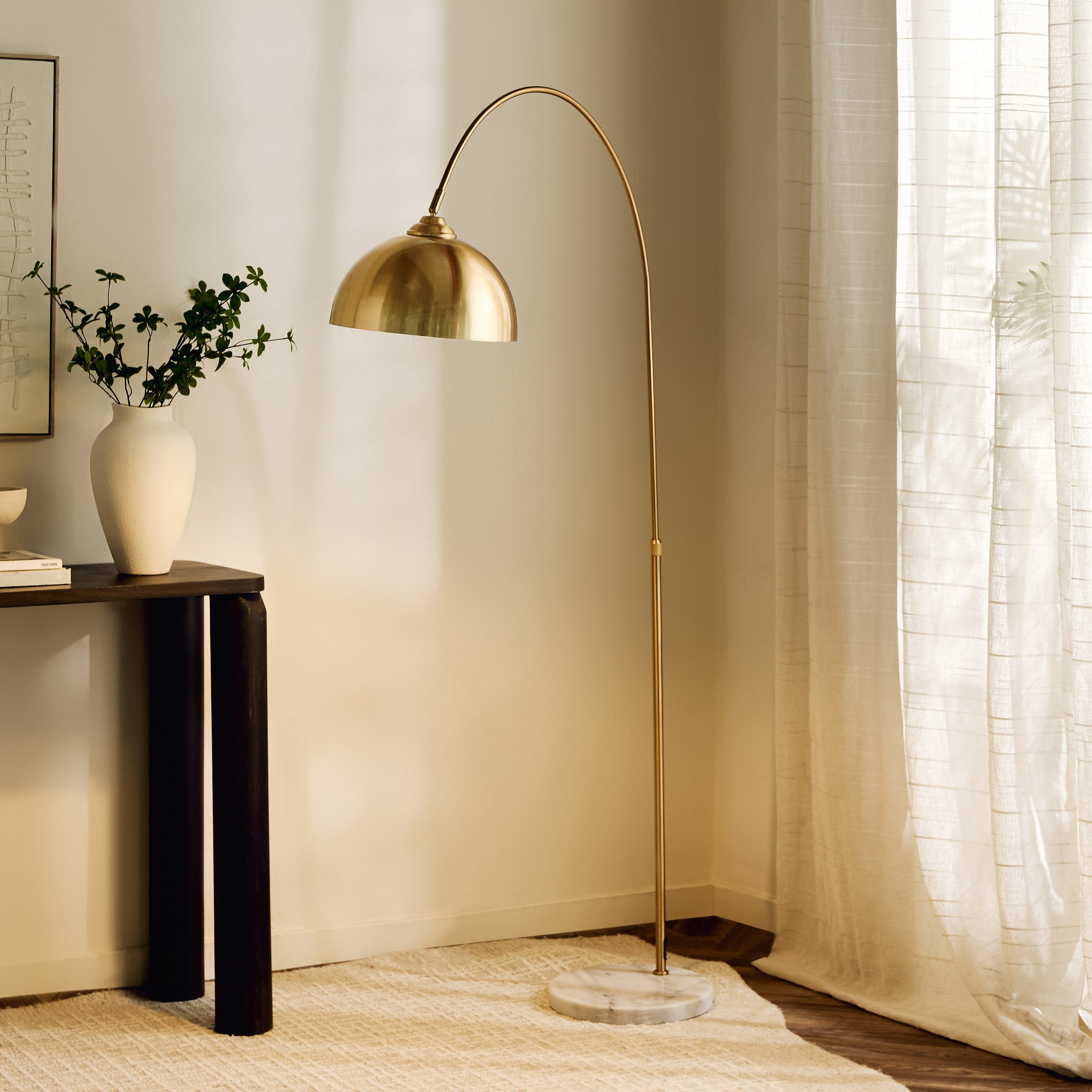 مصباح أرضية مقوس بغطاء وعمود معدن من زيمر – 30×195 سم-hbxhomeware-hbxdecorandfurnishings-image-1