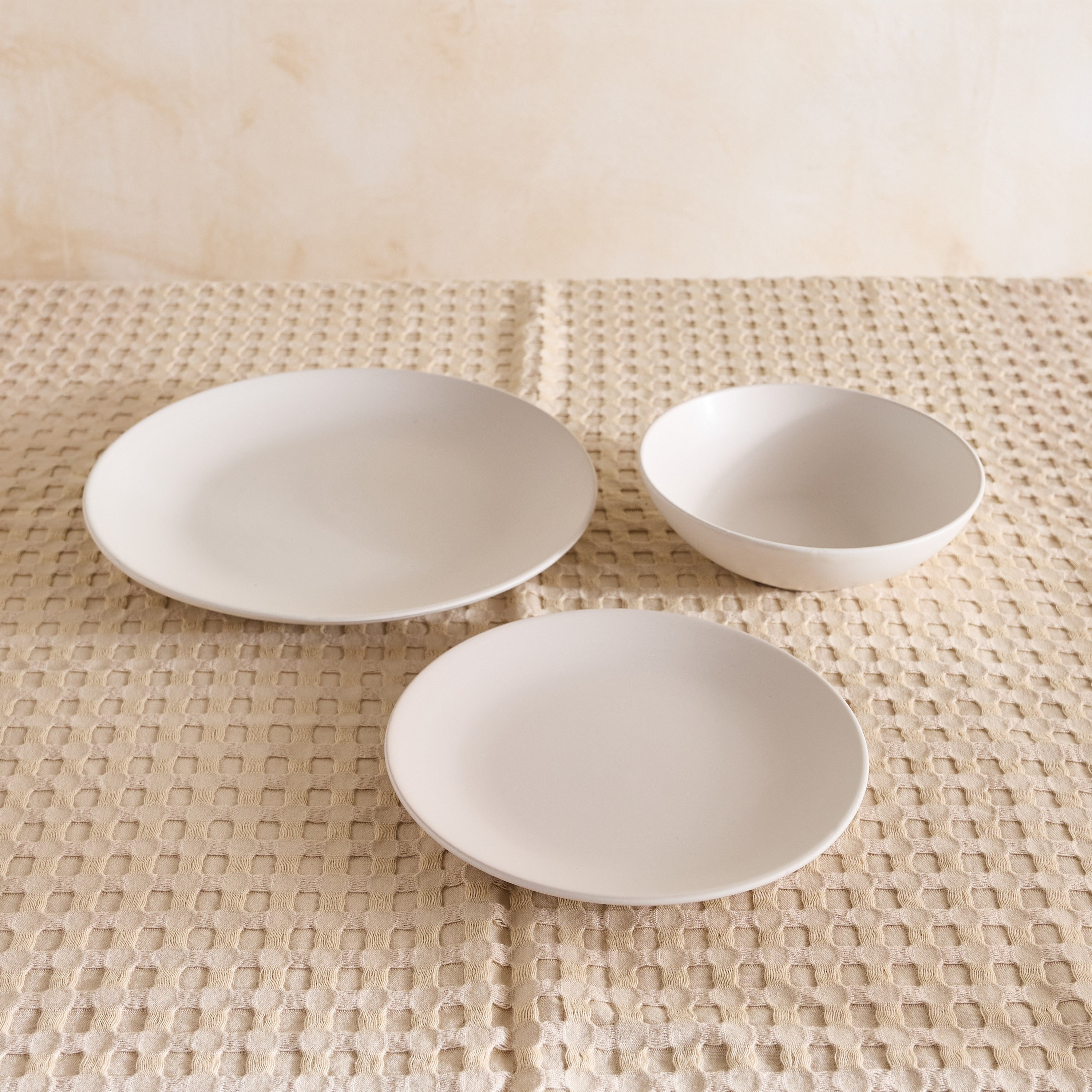 طقم عشاء 18 قطعة من إليجنزا - يخدم 6 أفراد-hbxdiningroom-tabletop-dinnersets-image-2