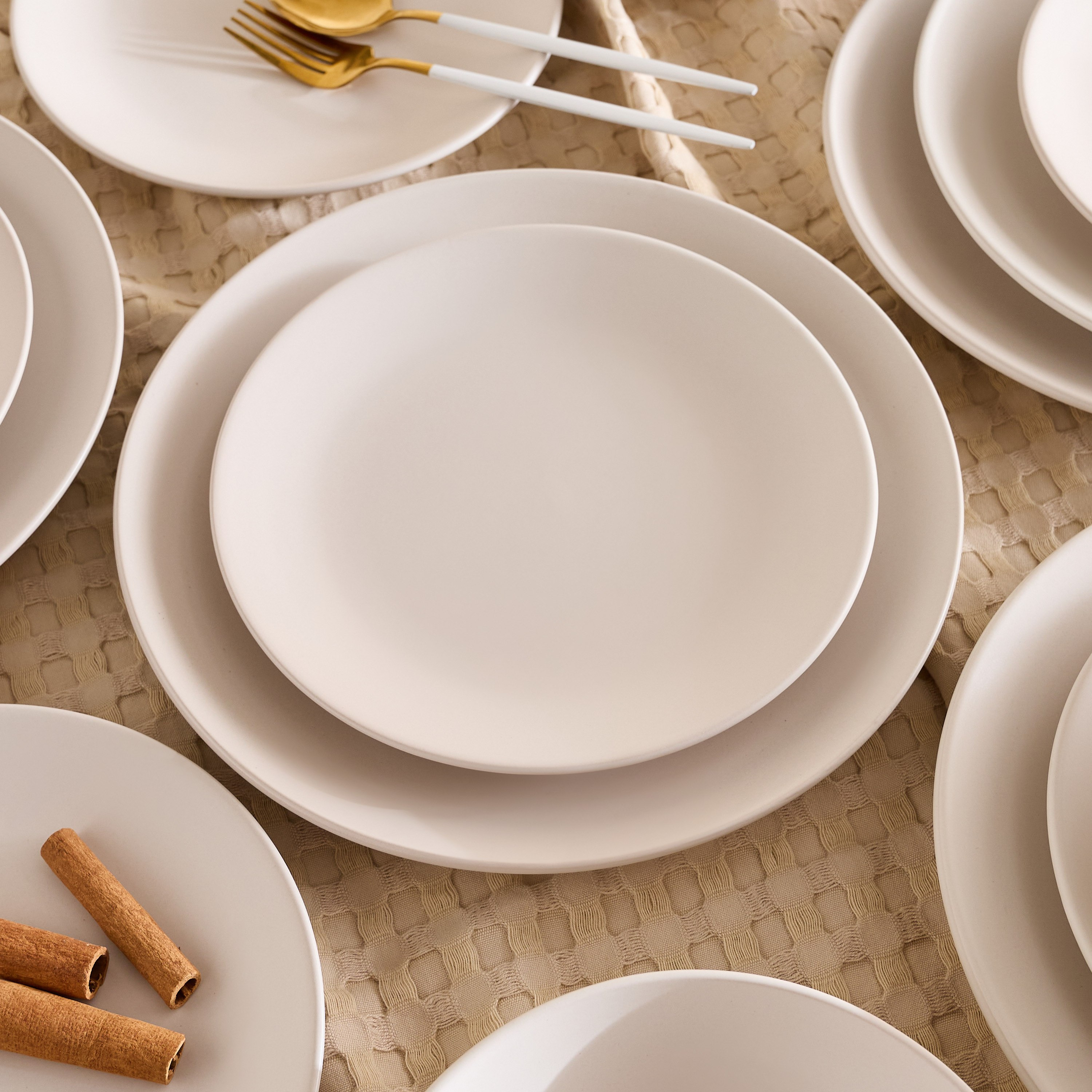 طقم عشاء 18 قطعة من إليجنزا - يخدم 6 أفراد-hbxdiningroom-tabletop-dinnersets-image-3