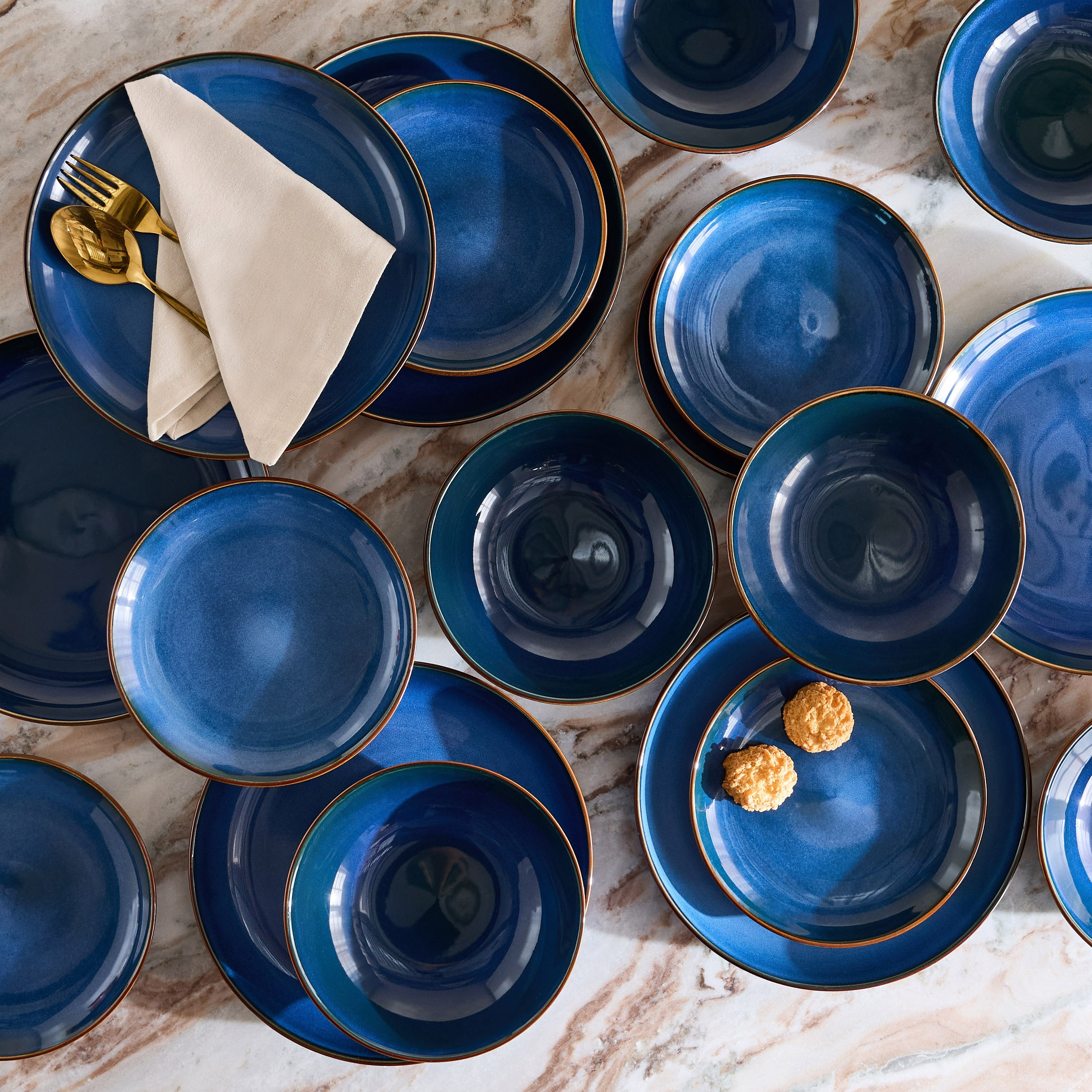طقم عشاء 18 قطعة بطلاء تفاعلي من إليجنزا - يخدم 6 أفراد-hbxdiningroom-tabletop-dinnersets-image-1