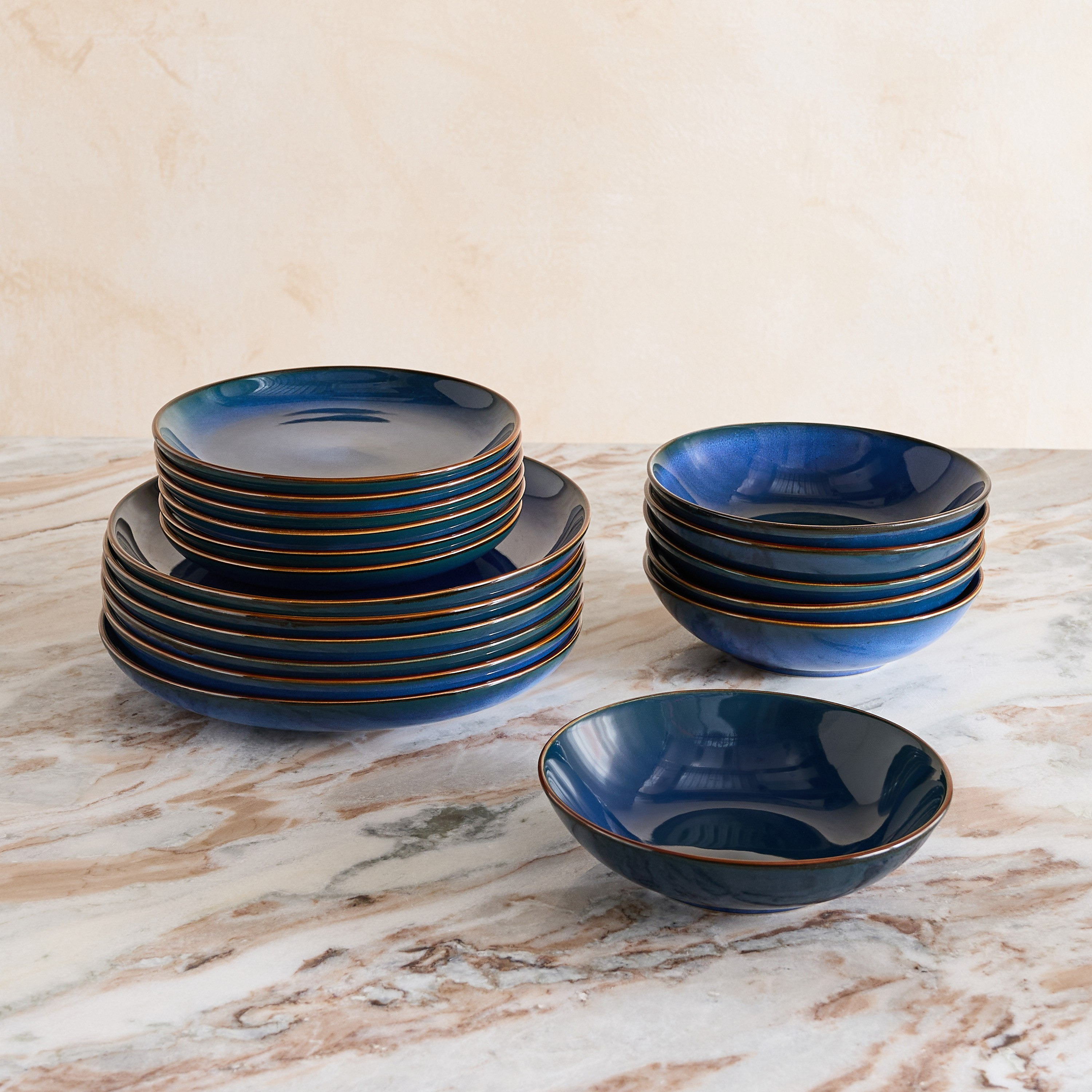 طقم عشاء 18 قطعة بطلاء تفاعلي من إليجنزا - يخدم 6 أفراد-hbxdiningroom-tabletop-dinnersets-image-5