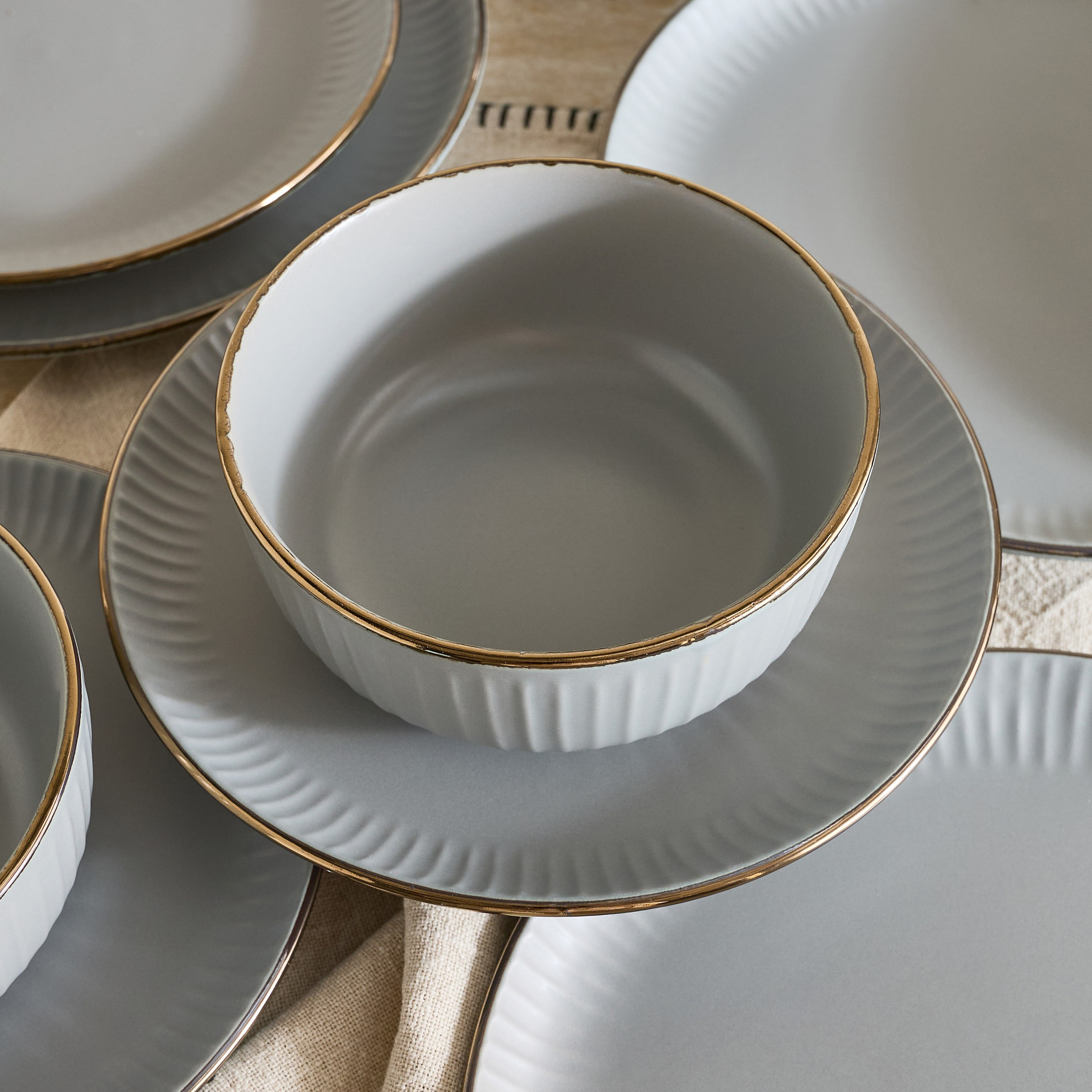 طقم عشاء منقوش 12 قطعة من إليجنزا - يخدم 4 أفراد-hbxdiningroom-tabletop-dinnersets-image-3