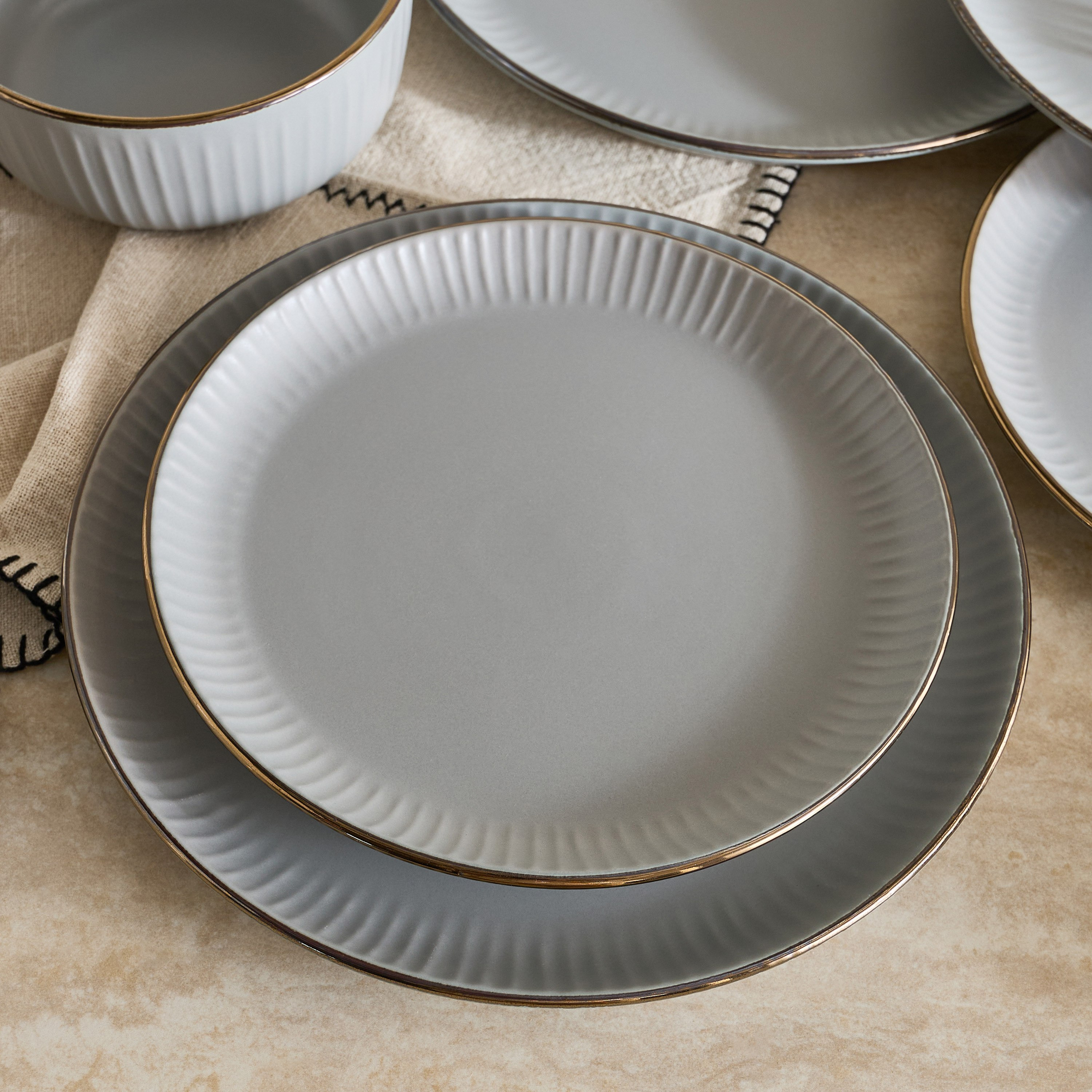 طقم عشاء منقوش 12 قطعة من إليجنزا - يخدم 4 أفراد-hbxdiningroom-tabletop-dinnersets-image-4