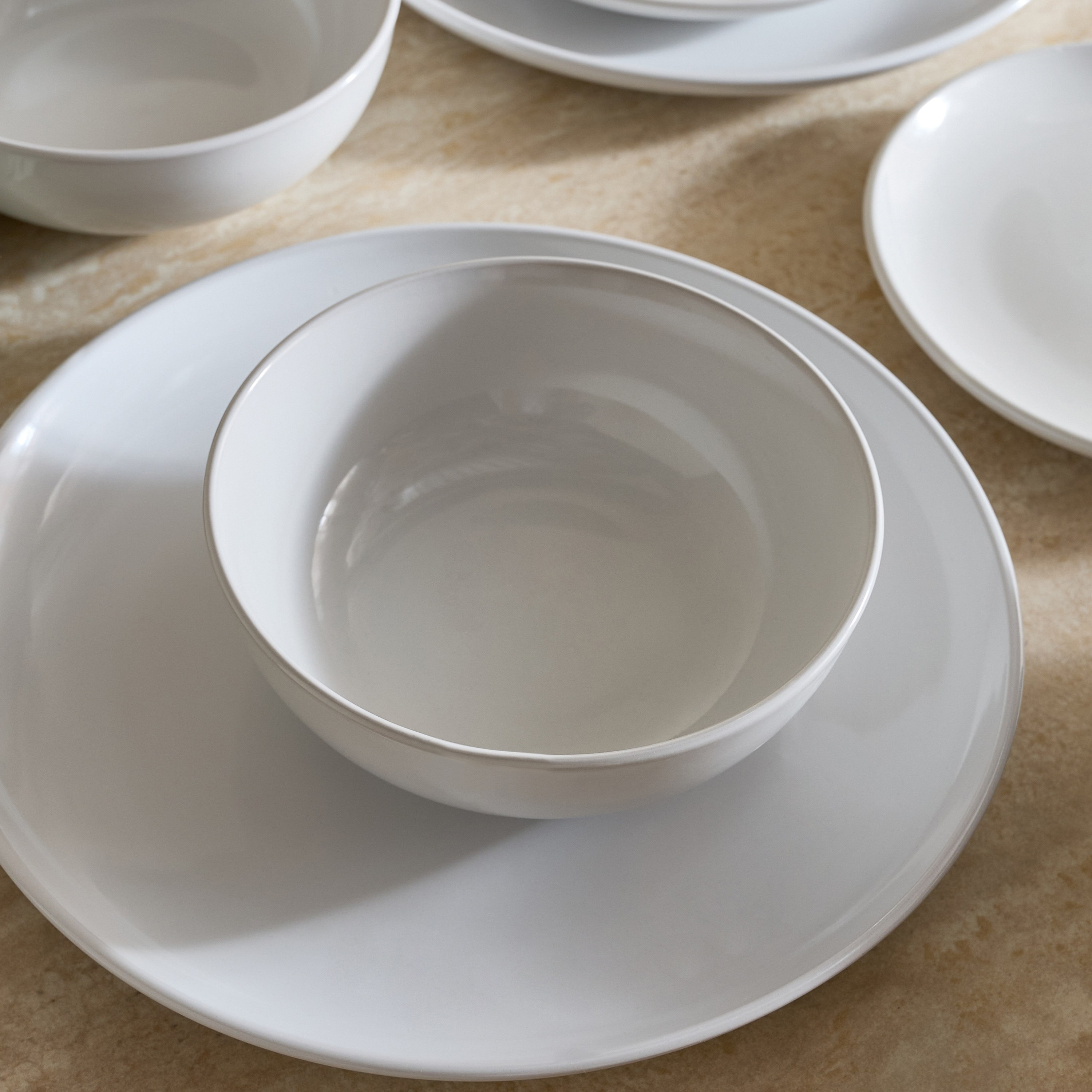 طقم عشاء 12 قطعة كريمسون من إليجنزا - يخدم 4 أفراد-hbxdiningroom-tabletop-dinnersets-image-4