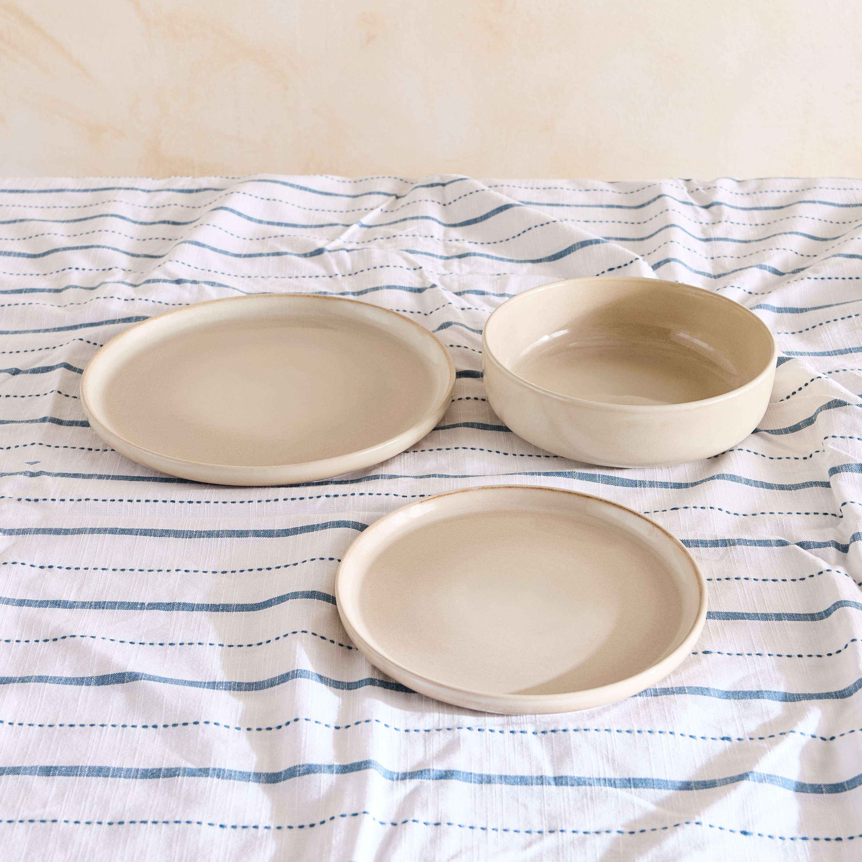 طقم عشاء 12 قطعة من إليجانزا - 4 أفراد-hbxdiningroom-tabletop-dinnersets-image-2