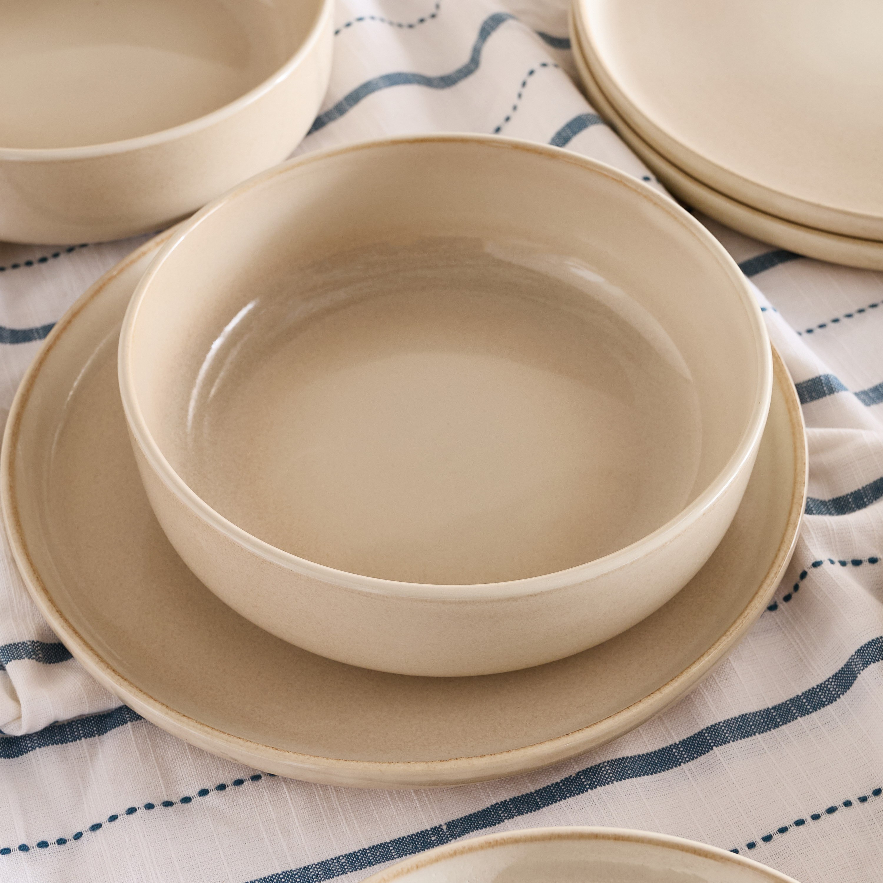 طقم عشاء 12 قطعة من إليجانزا - 4 أفراد-hbxdiningroom-tabletop-dinnersets-image-4