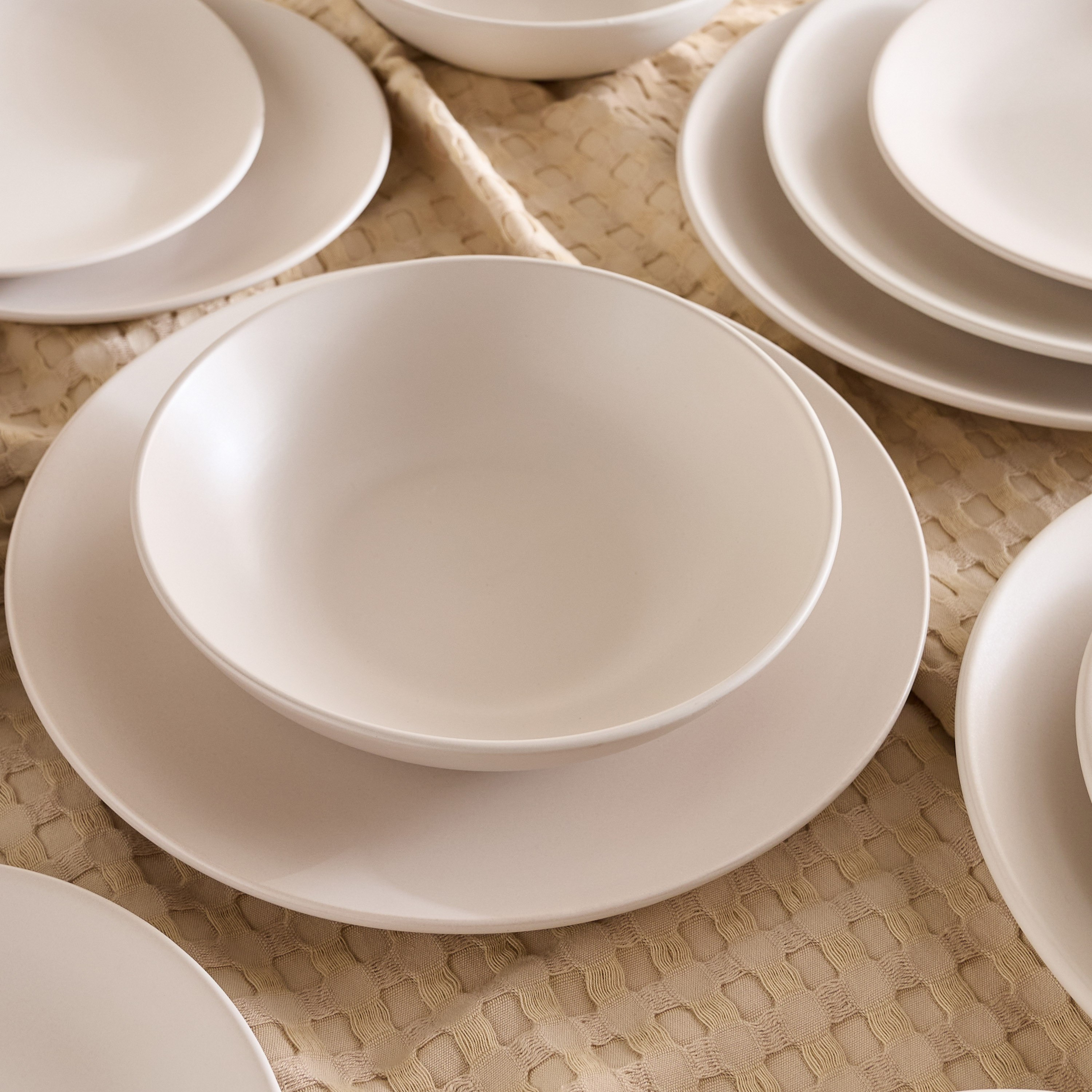 Elegenza 18-Piece Dinner Set - Serves 6-hbxdiningroom-tabletop-dinnersets-image-4