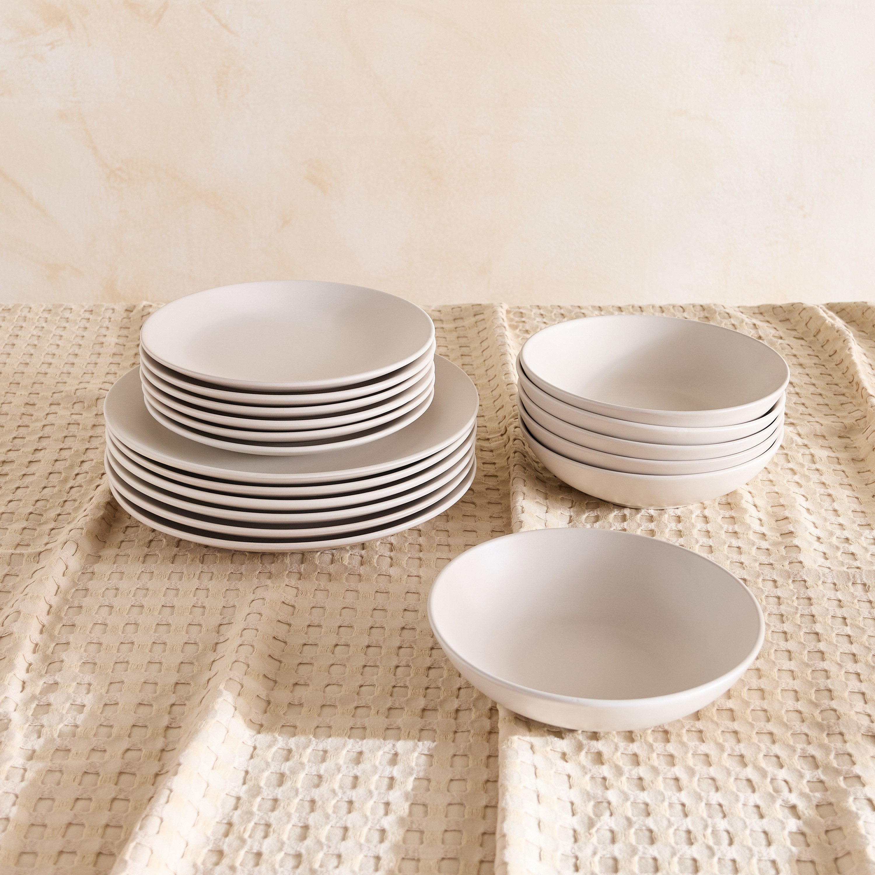 Elegenza 18-Piece Dinner Set - Serves 6-hbxdiningroom-tabletop-dinnersets-image-5