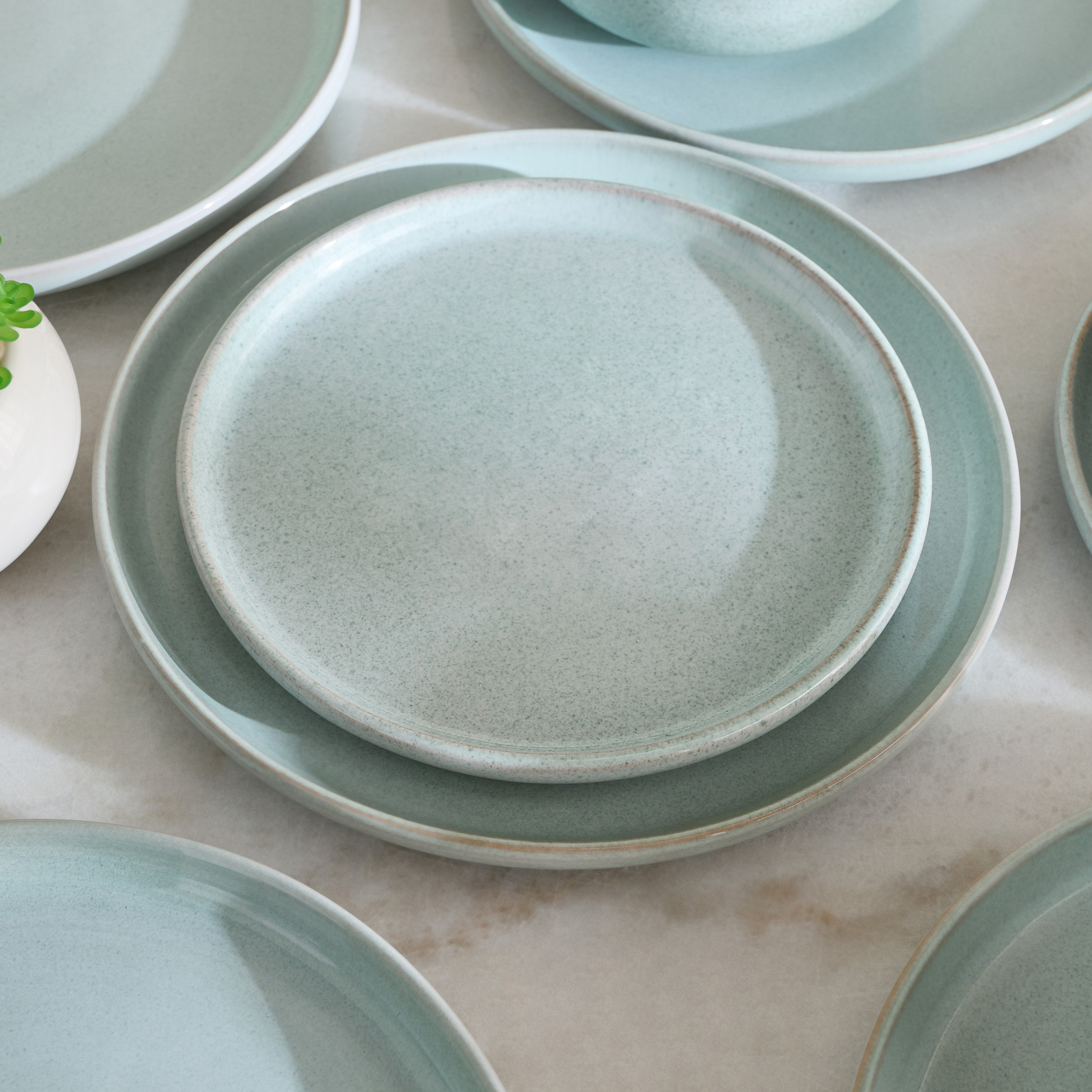 طقم عشاء 18 قطعة بطلاء تفاعلي من إليجنزا - يخدم 6 أفراد-hbxdiningroom-tabletop-dinnersets-image-3
