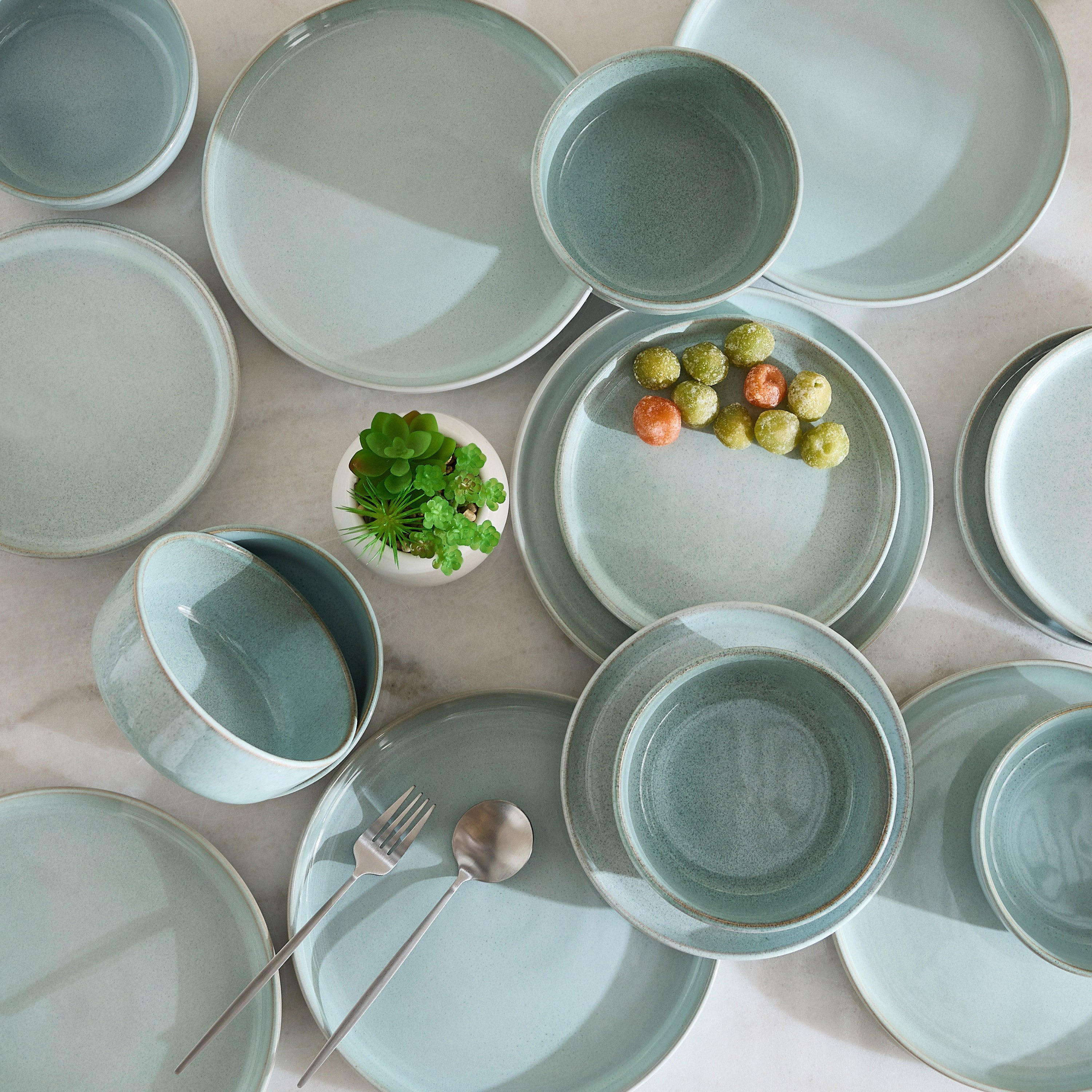طقم عشاء 18 قطعة بطلاء تفاعلي من إليجنزا - يخدم 6 أفراد-hbxdiningroom-tabletop-dinnersets-image-7