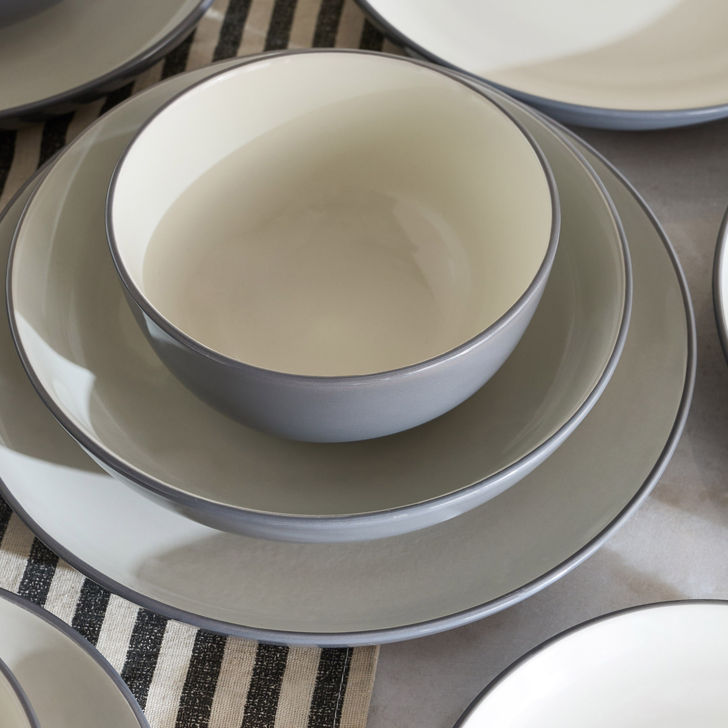 Elegenza 16-Piece Dinner Set - Serves 4-hbxdiningroom-tabletop-dinnersets-image-4