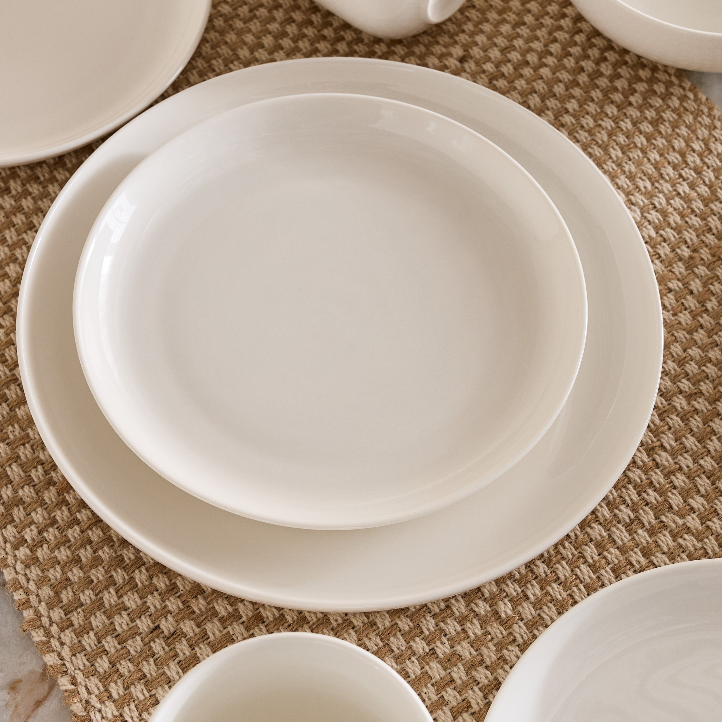 طقم عشاء 16 قطعة من إليجنزا - يخدم 4 أفراد-hbxdiningroom-tabletop-dinnersets-image-3