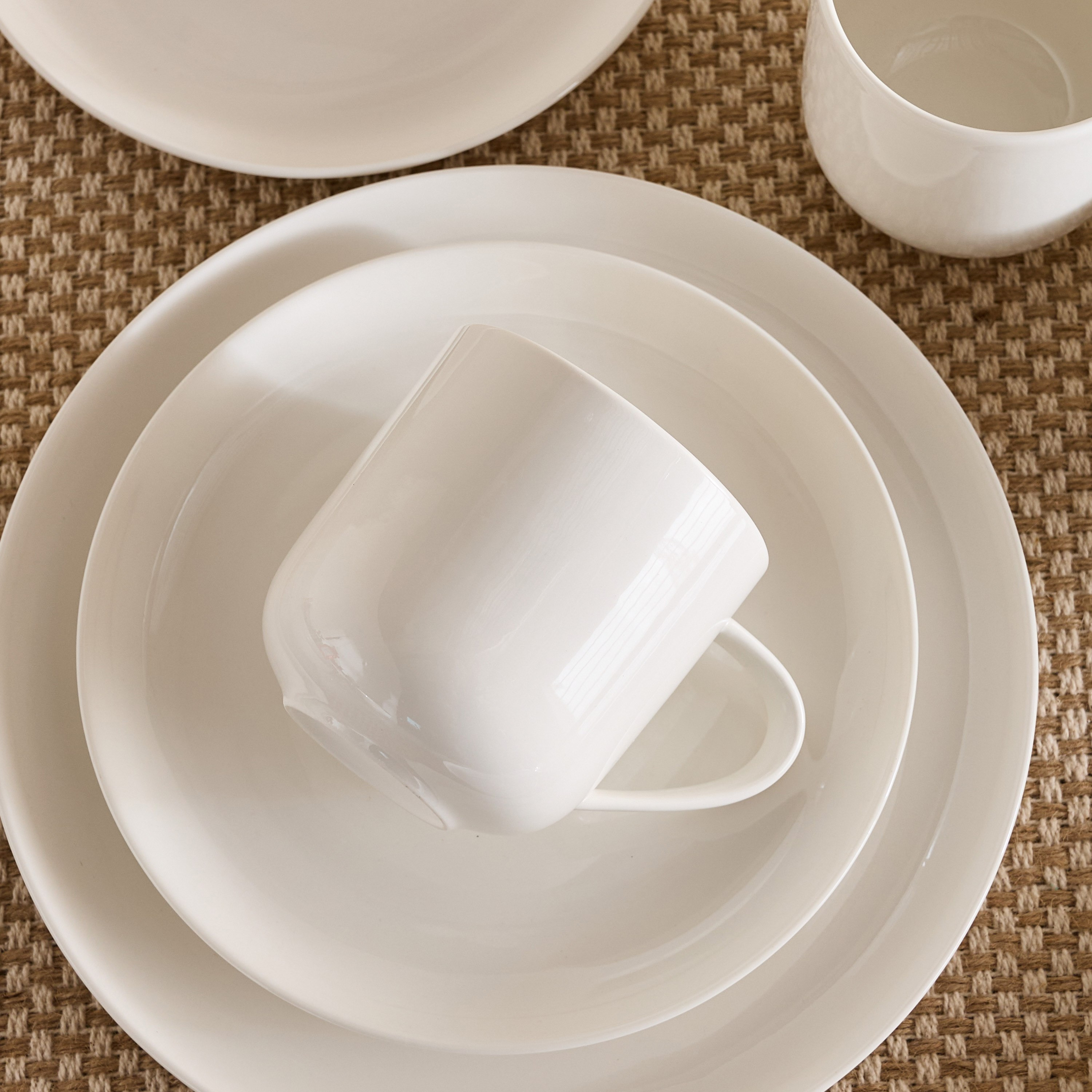 طقم عشاء 16 قطعة من إليجنزا - يخدم 4 أفراد-hbxdiningroom-tabletop-dinnersets-image-5