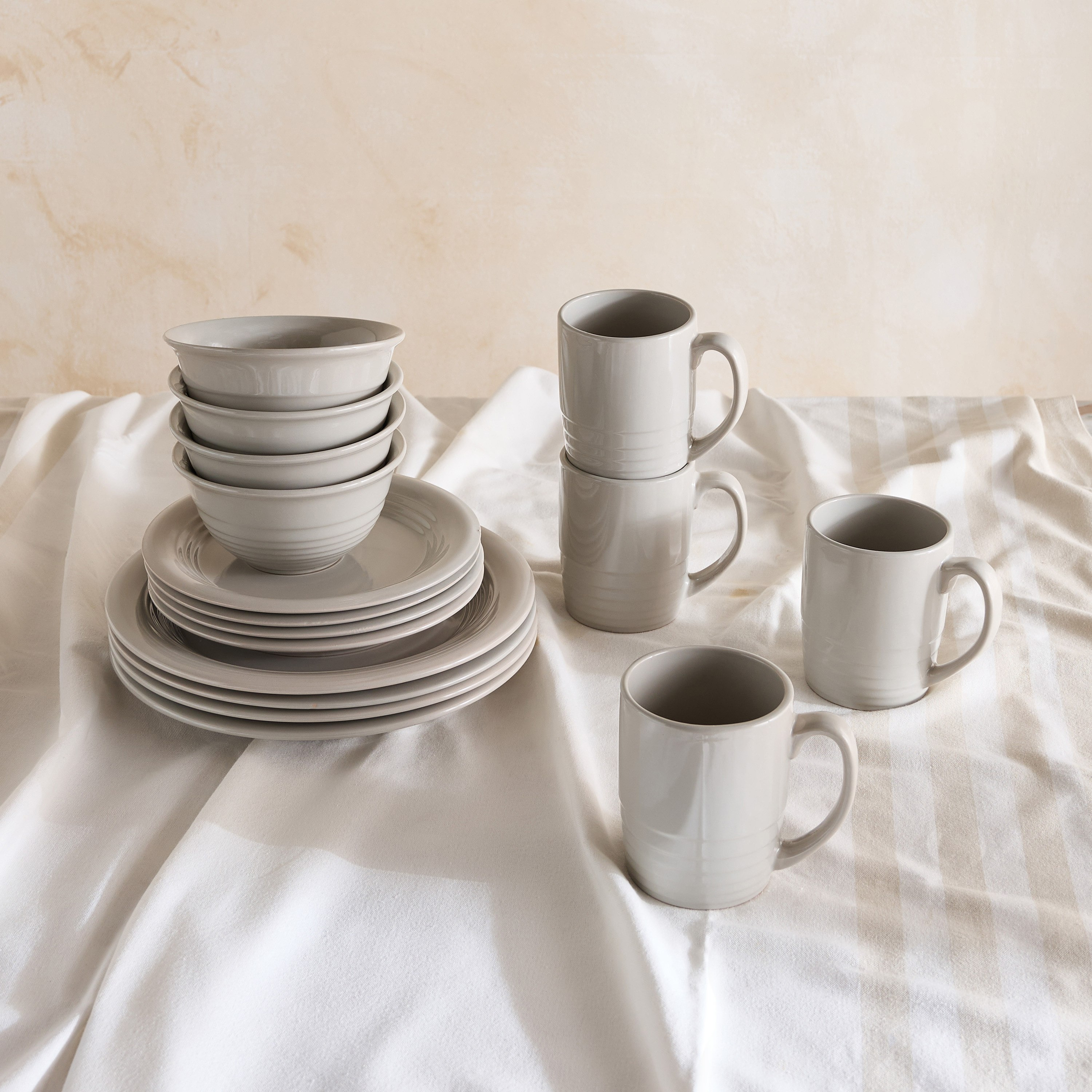 طقم عشاء منقوش 16 قطعة من إليجنزا - يخدم 4 أفراد-hbxdiningroom-tabletop-dinnersets-image-6