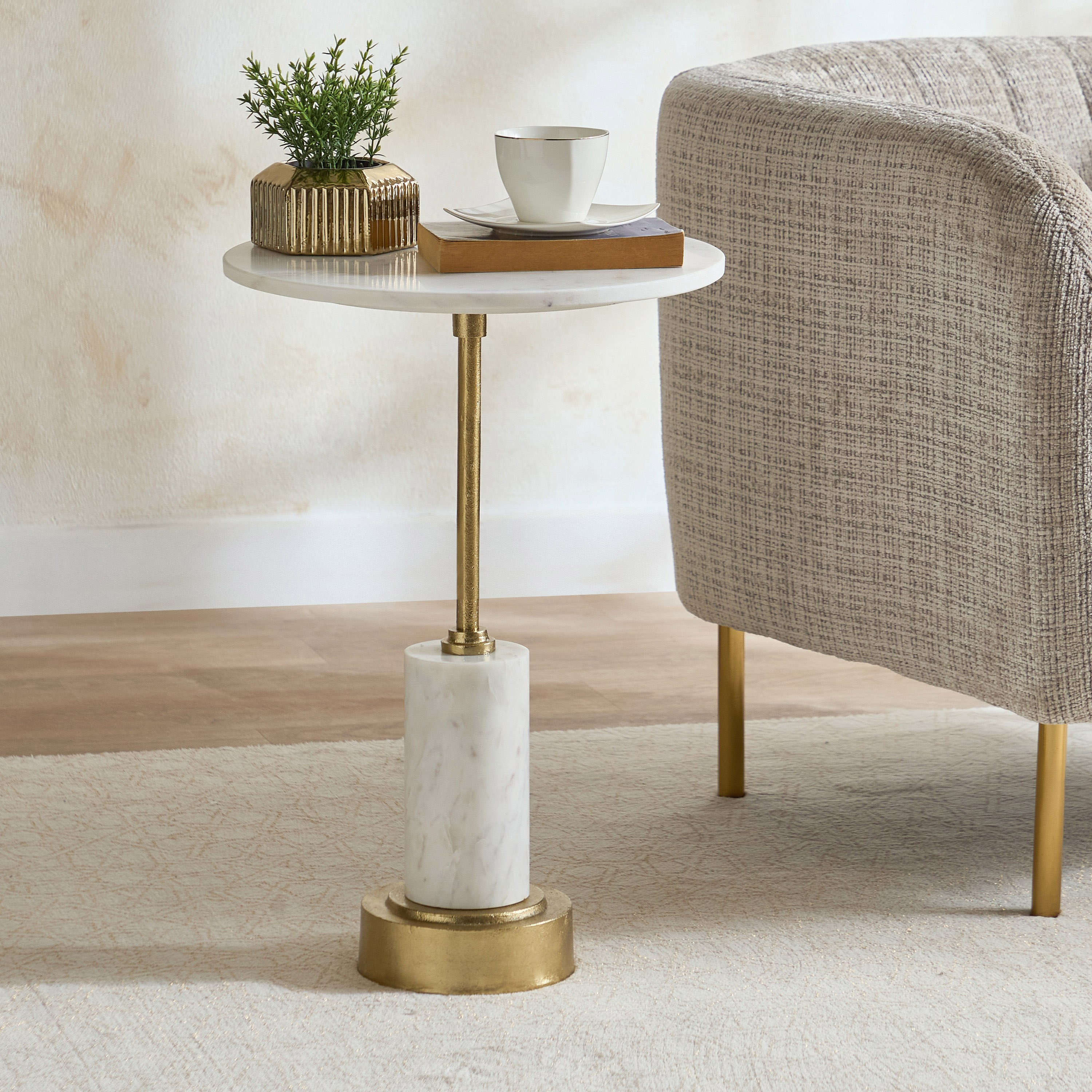 طاولة زينة بسطح رخامي ميلدا من كافون-hbxfurniture-livingroom-endtables-image-1
