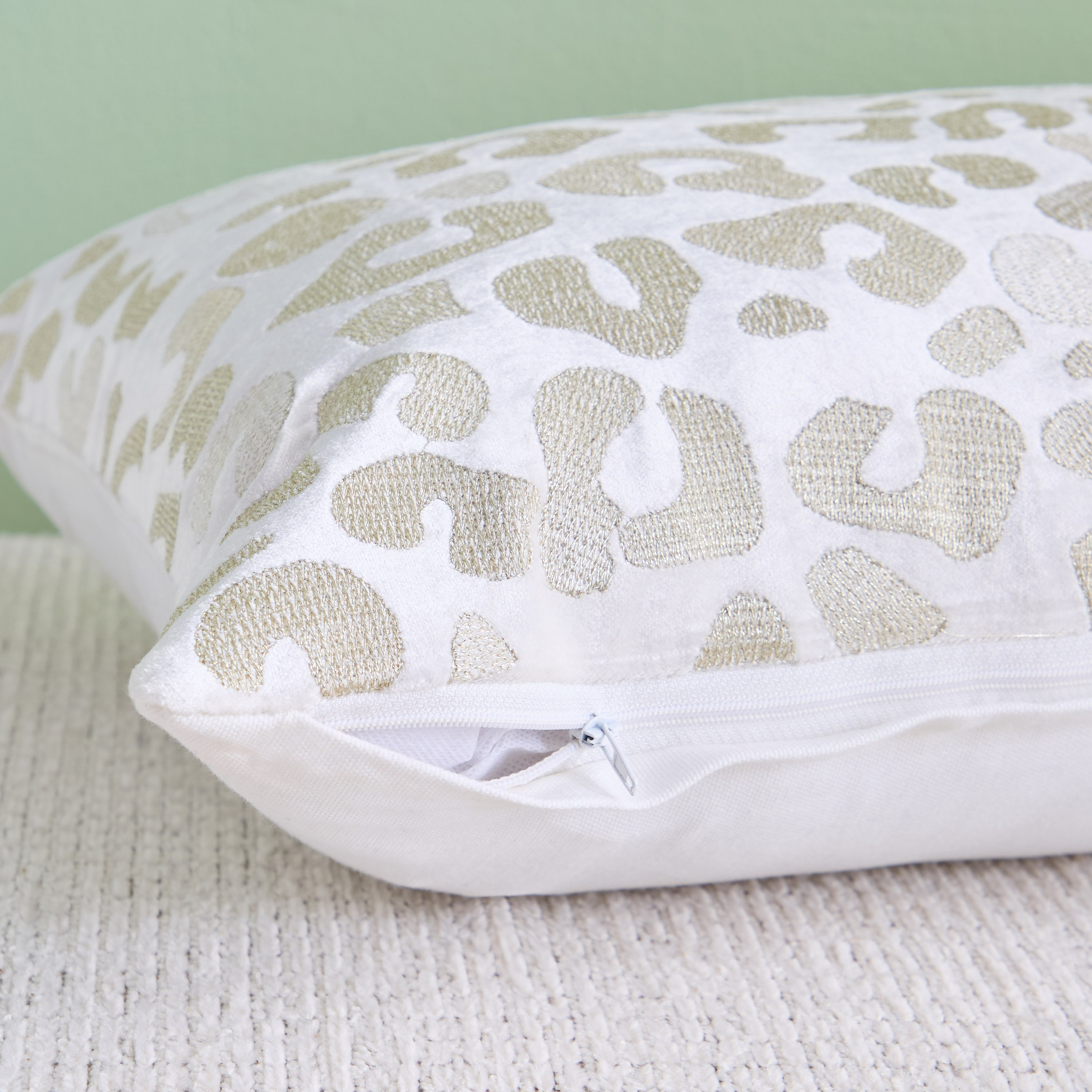 Sahara Leo Filled Cushion - 35x60 cm-hbxlivingroom-furnishings-cushionsandcovers-filledcushions-image-3