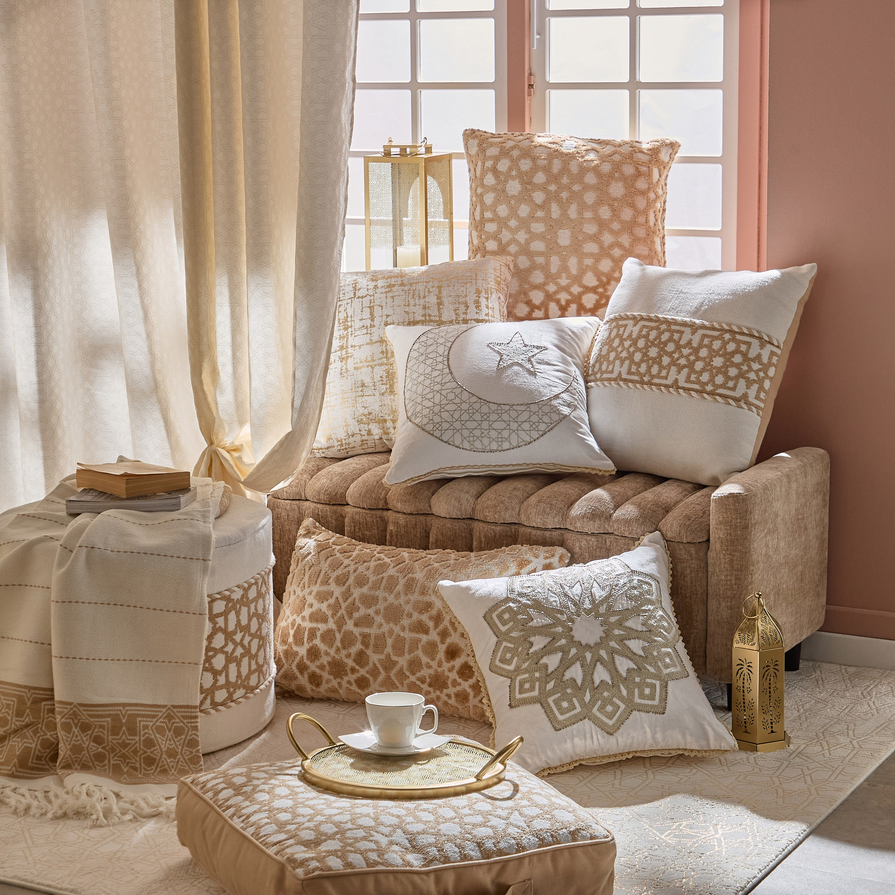 وسادة محشوة بتصميم ماندالا من ليالي - 45x45 سم-hbxlivingroom-furnishings-cushionsandcovers-filledcushions-image-4