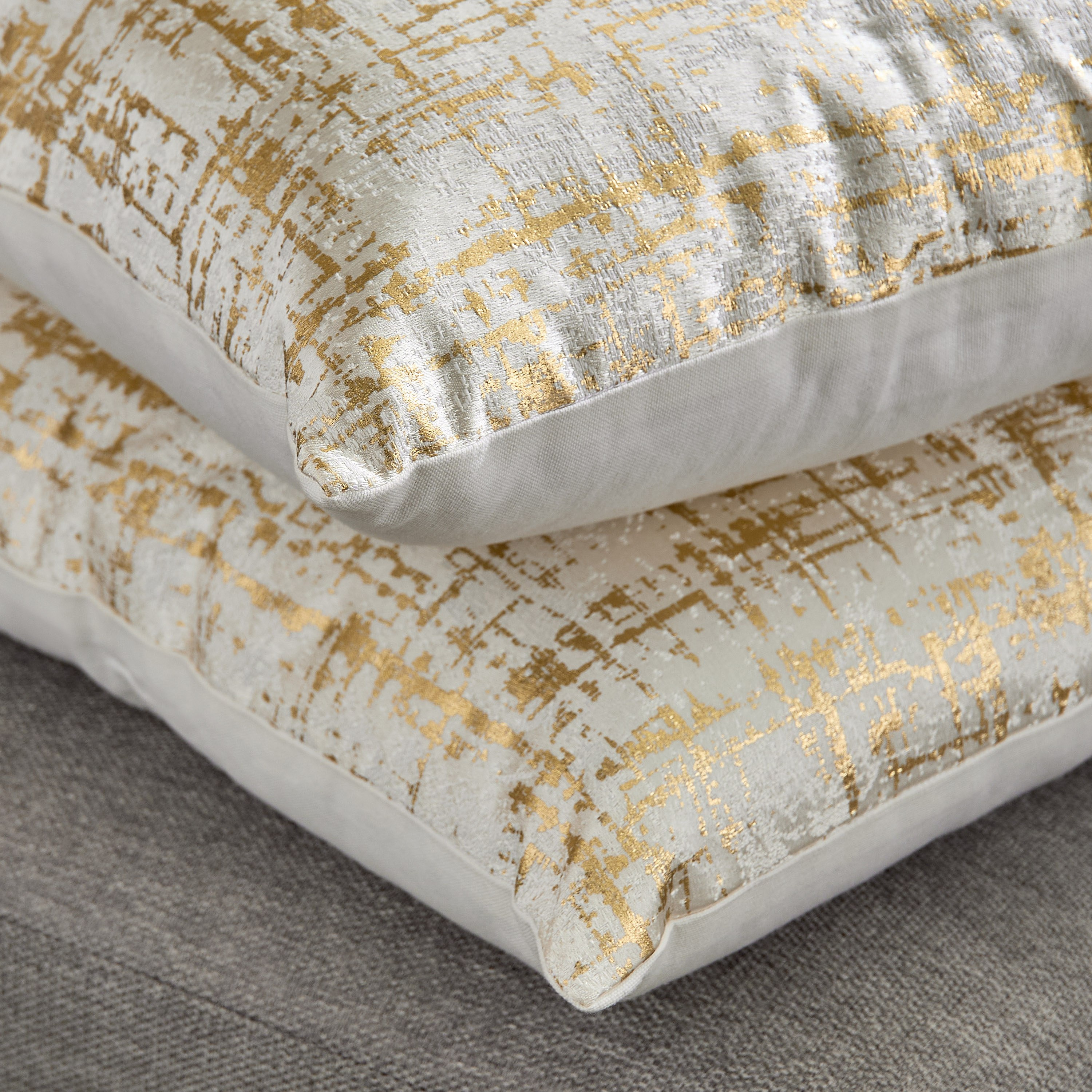 طقم وسائد محشوة قطعتين بطبعات من ليالي نور - 50x50 سم-hbxhomeware-hbxbedroom-image-4