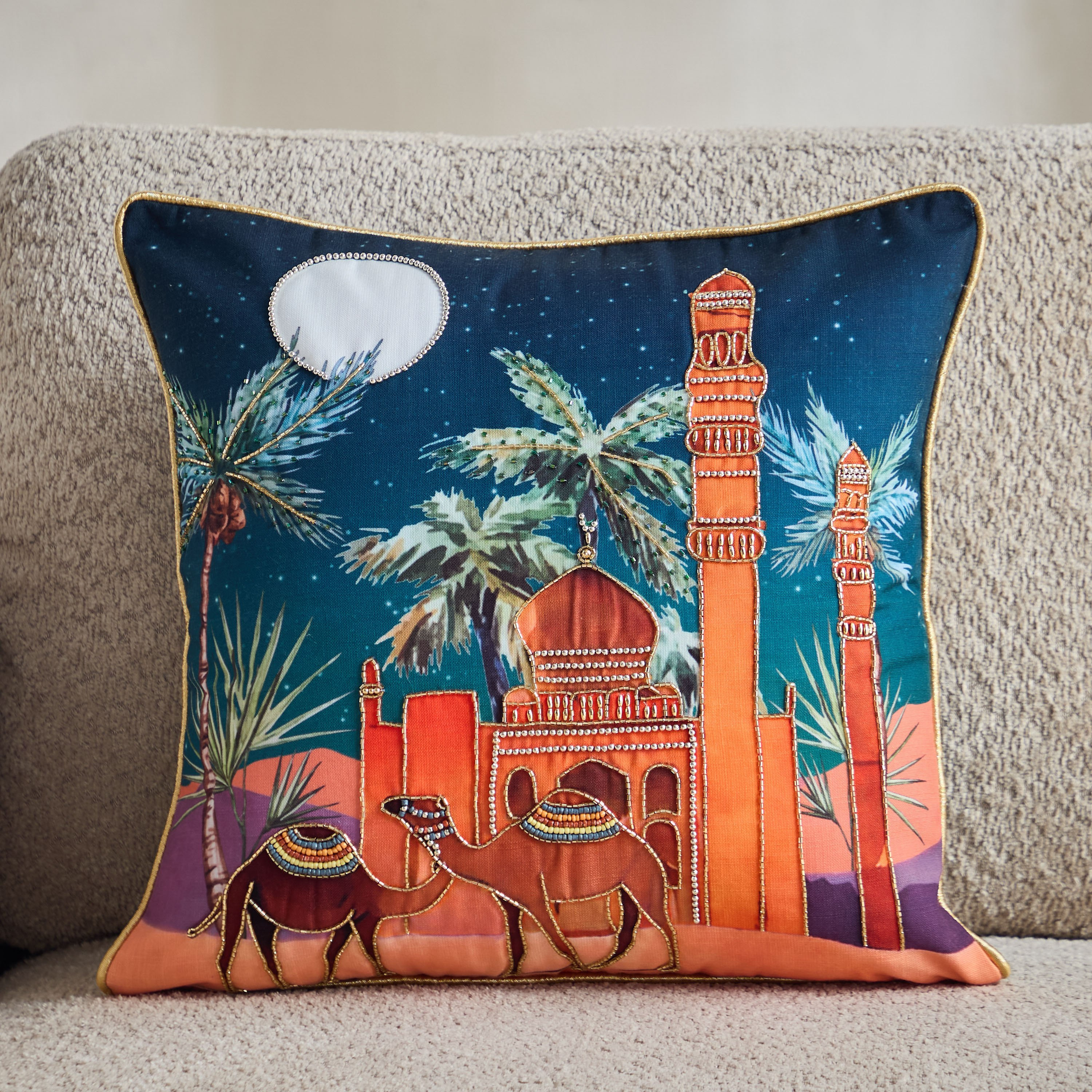 وسادة محشوة بتصميم جمل من أرابيان نايت - ‎45×45 سم‎-hbxhomeware-hbxbedroom-image-4