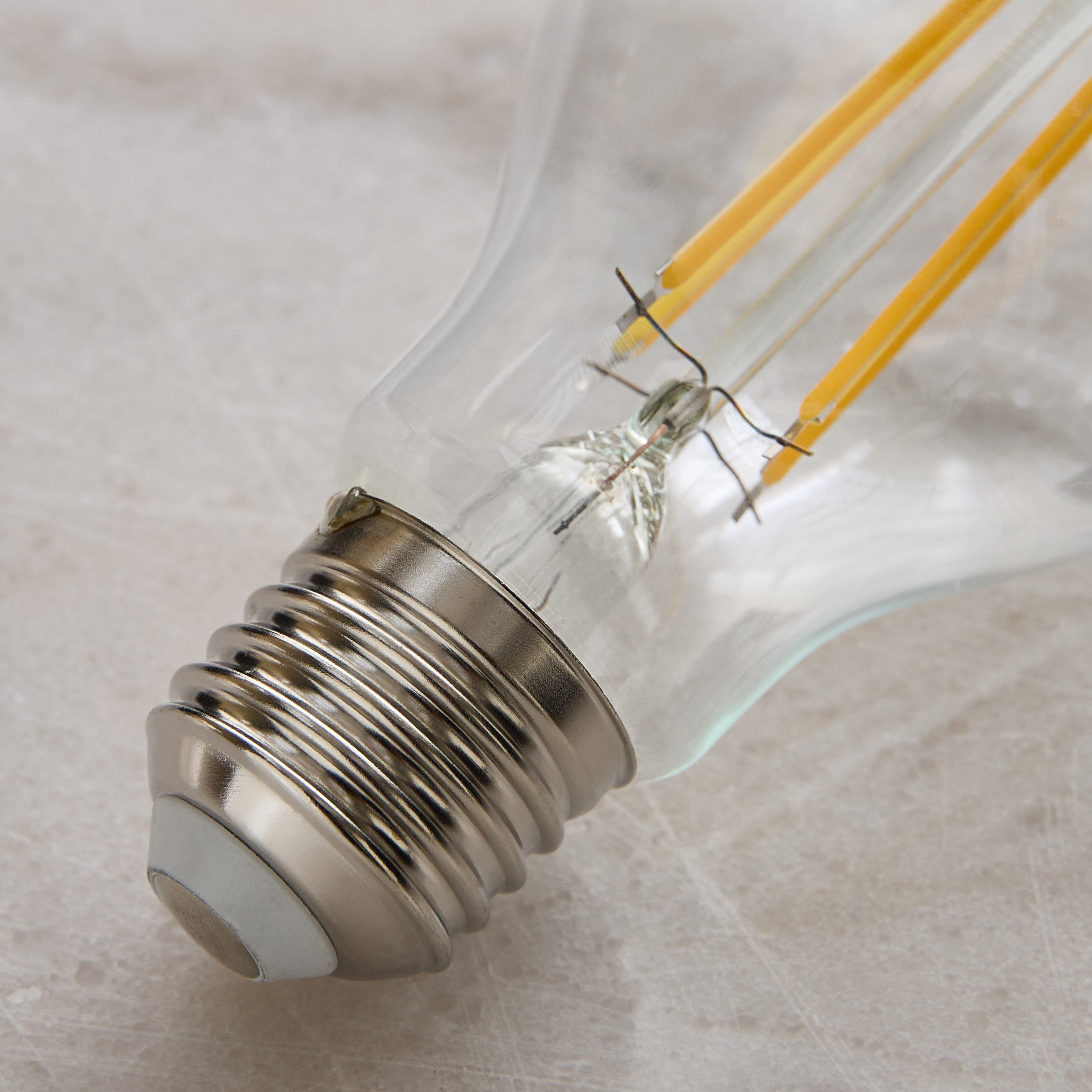 مصباح إضاءة فيلامنت 3000 كيه 6 واط من أوشتراكو-hbxbedroom-lighting-lightingaccessories-image-2