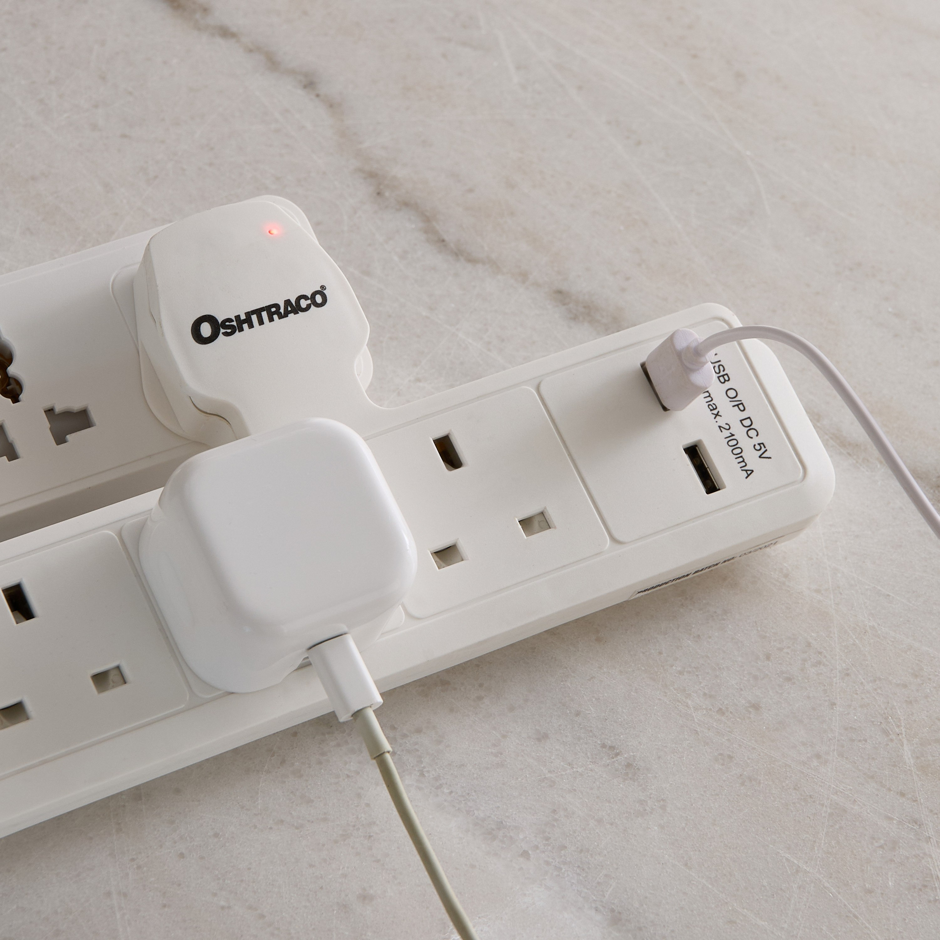 Oshtraco 3-Way T-Socket With 2 USB-A Charging Ports-hbxbedroom-lighting-lightingaccessories-image-2