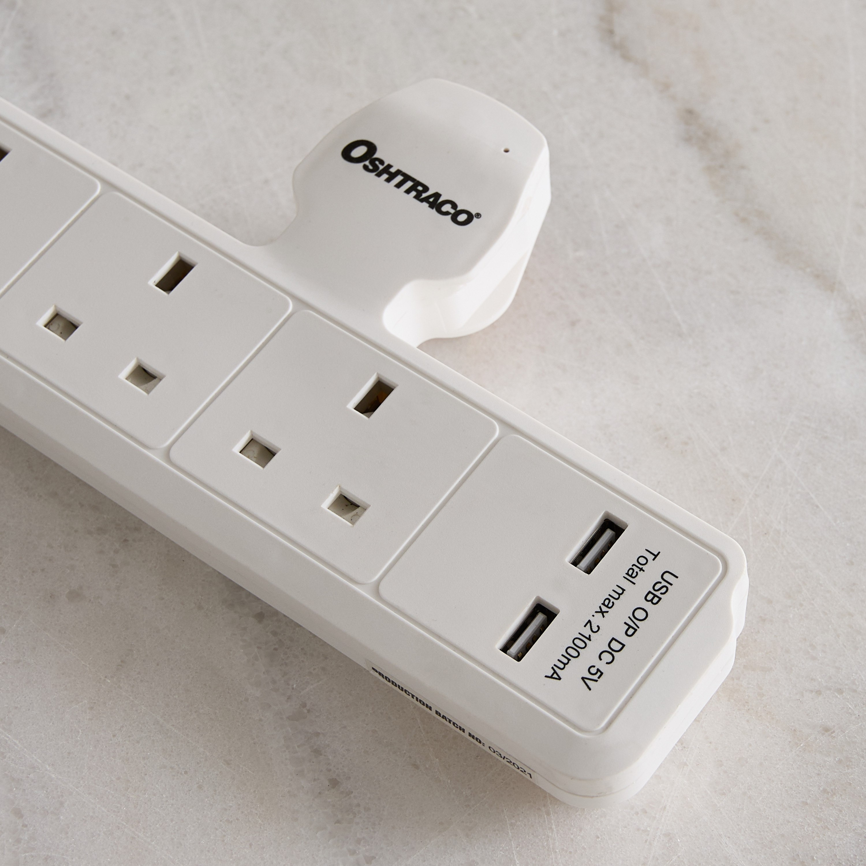 Oshtraco 3-Way T-Socket With 2 USB-A Charging Ports-hbxbedroom-lighting-lightingaccessories-image-3
