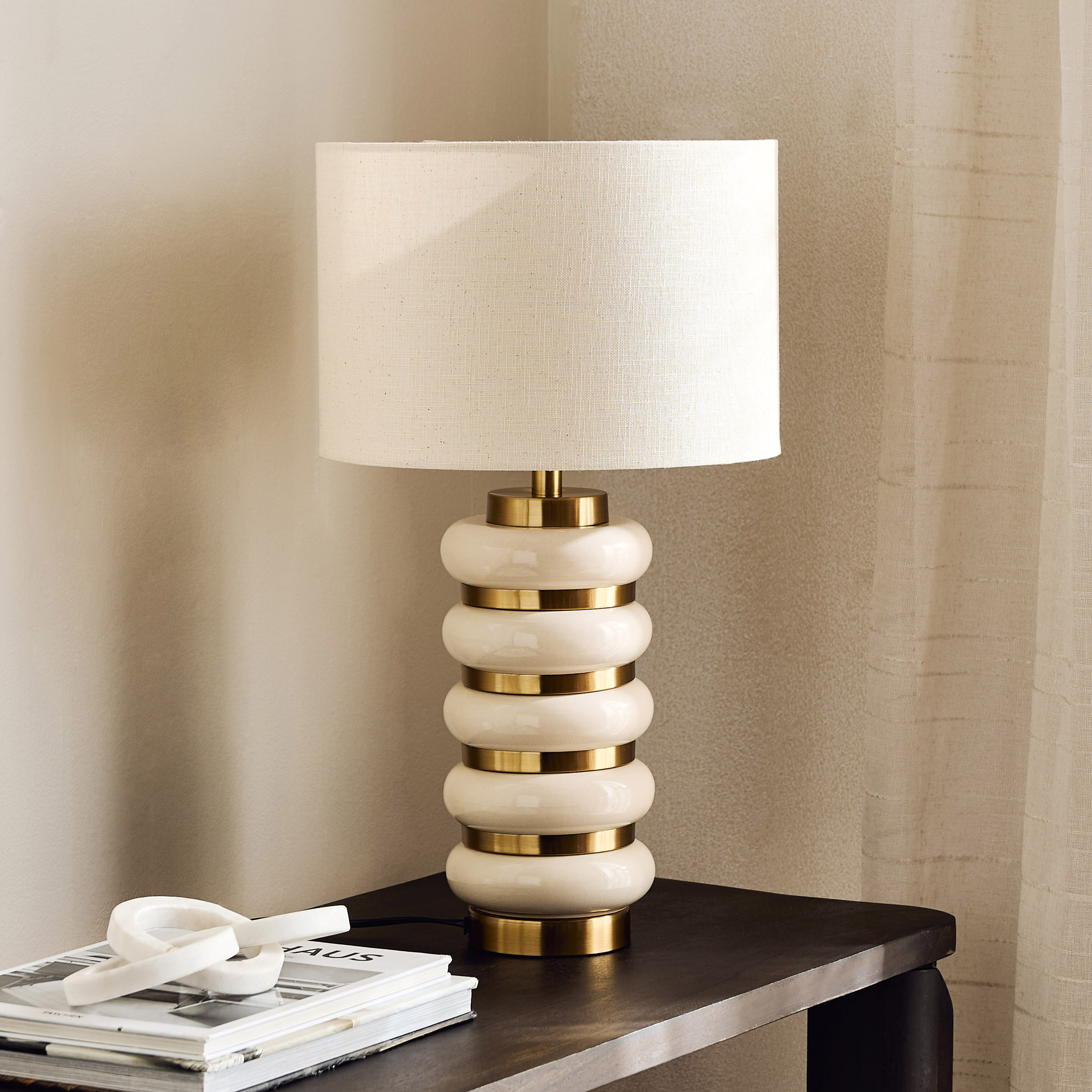 مصباح طاولة معدن وسيراميك بغطاء كتان من زيستون - 52 سم-hbxlivingroom-lighting-tablelamps-image-7
