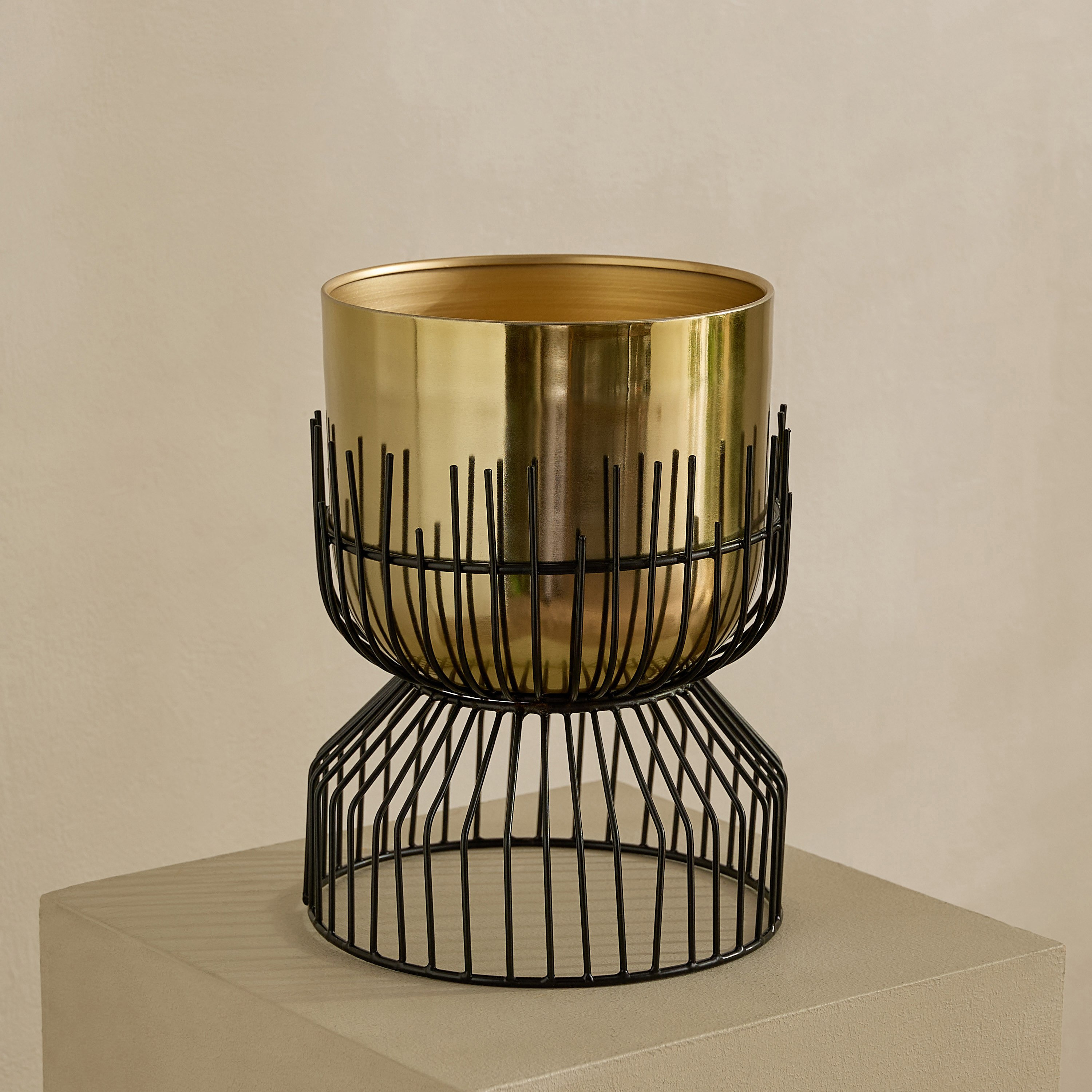 Vista Ace Premium Metal Planter Stand - 18x25 cm-hbxhomeware-hbxdecorandfurnishings-image-6