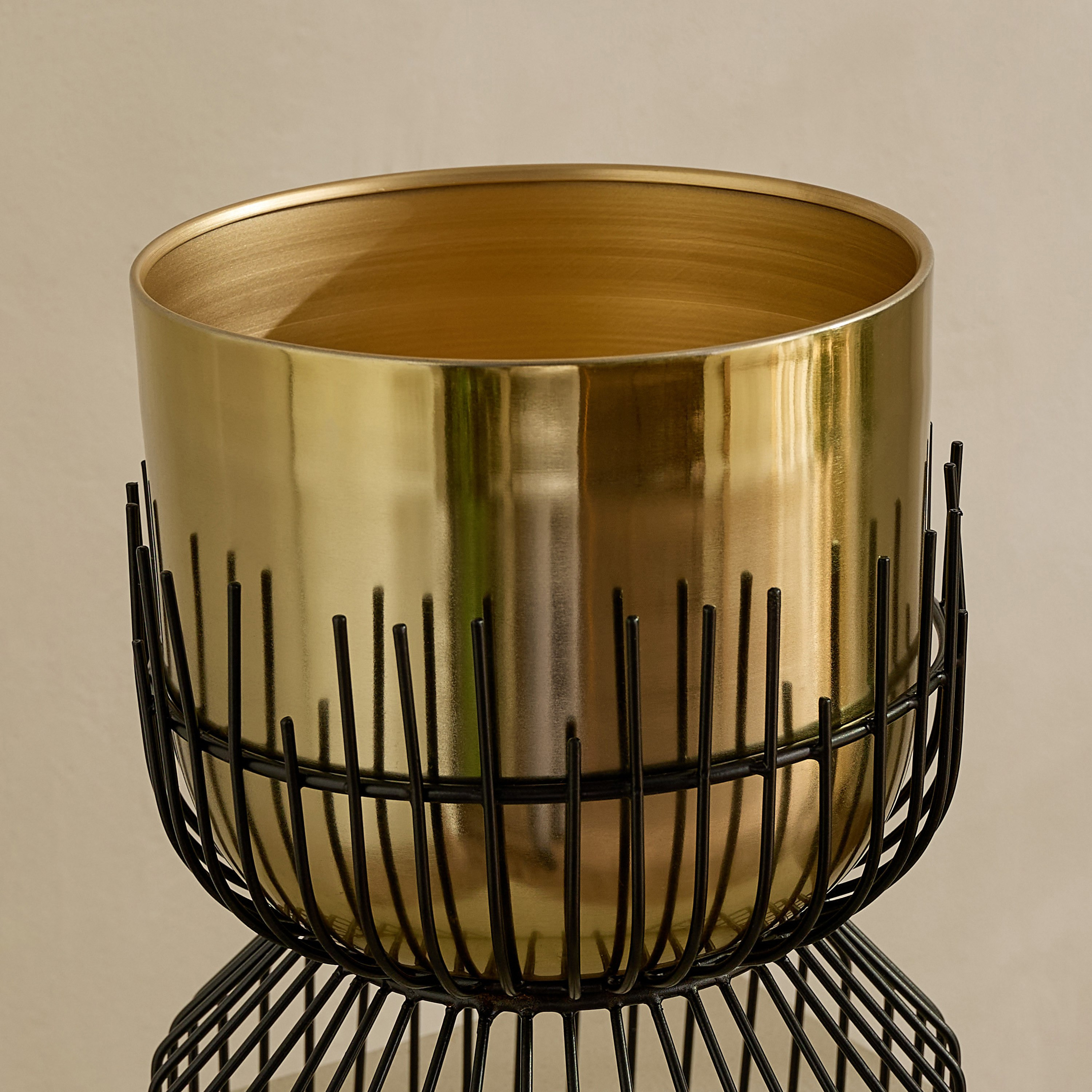 Vista Ace Premium Metal Planter Stand - 18x25 cm-hbxhomeware-hbxdecorandfurnishings-image-7