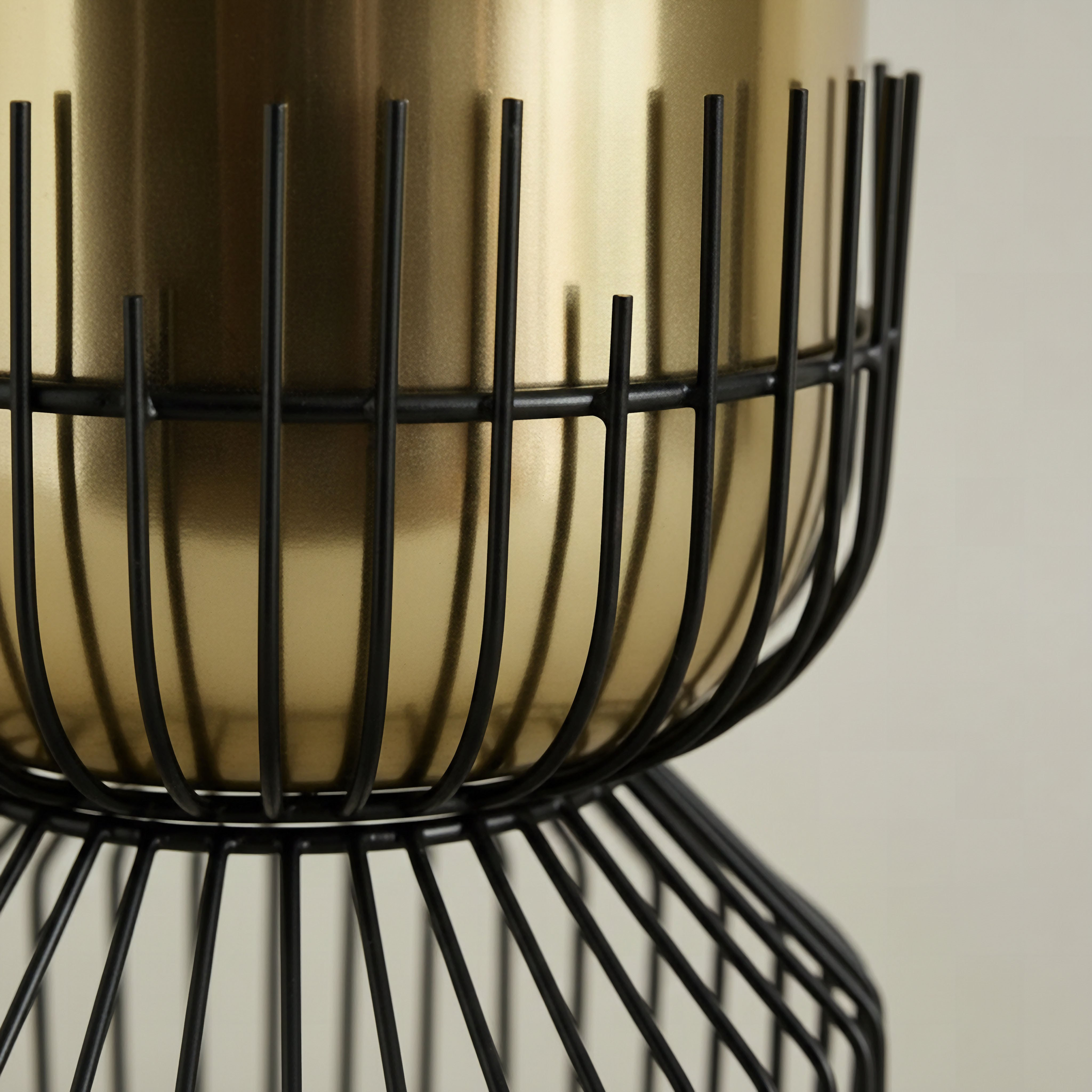 Vista Ace Premium Metal Planter Stand - 18x25 cm-hbxhomeware-hbxdecorandfurnishings-image-3