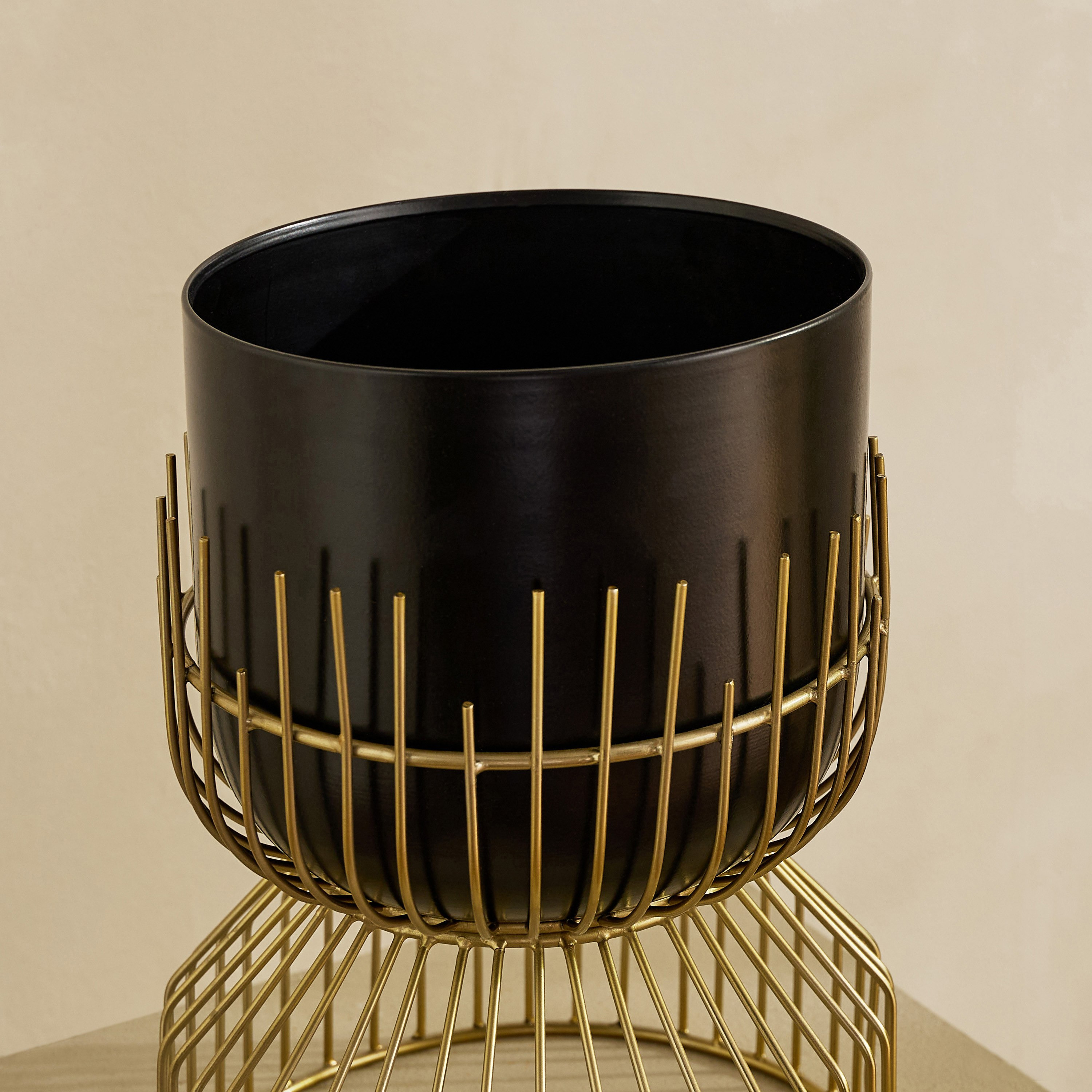 Vista-Ace Premium Metal Planter Stand - 18x25 cm-hbxhomeware-hbxdecorandfurnishings-image-7