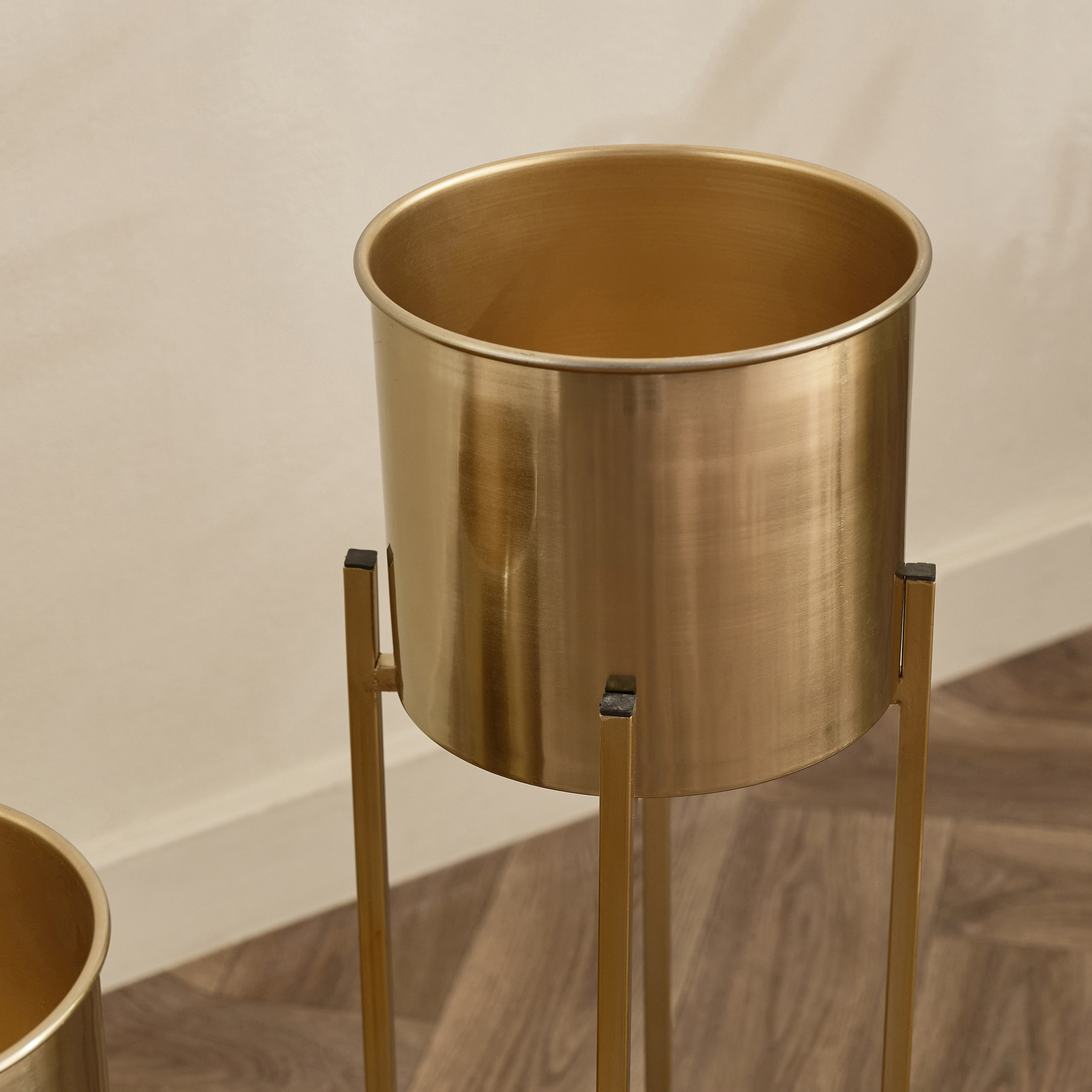 حامل إناء زرع معدني بريميوم طقم قطعتين من فيستا آيس-hbxhomeware-hbxdecorandfurnishings-image-7