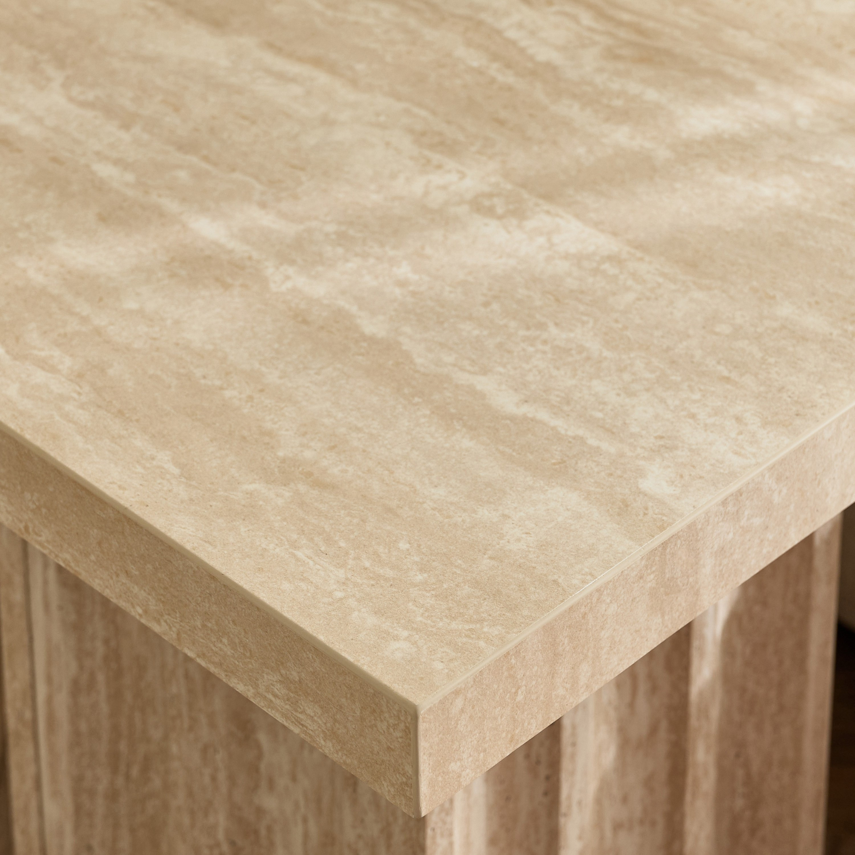 طاولة جانبية بسطح حجري ملبّد من إسكالوب-hbxfurniture-livingroom-endtables-image-3