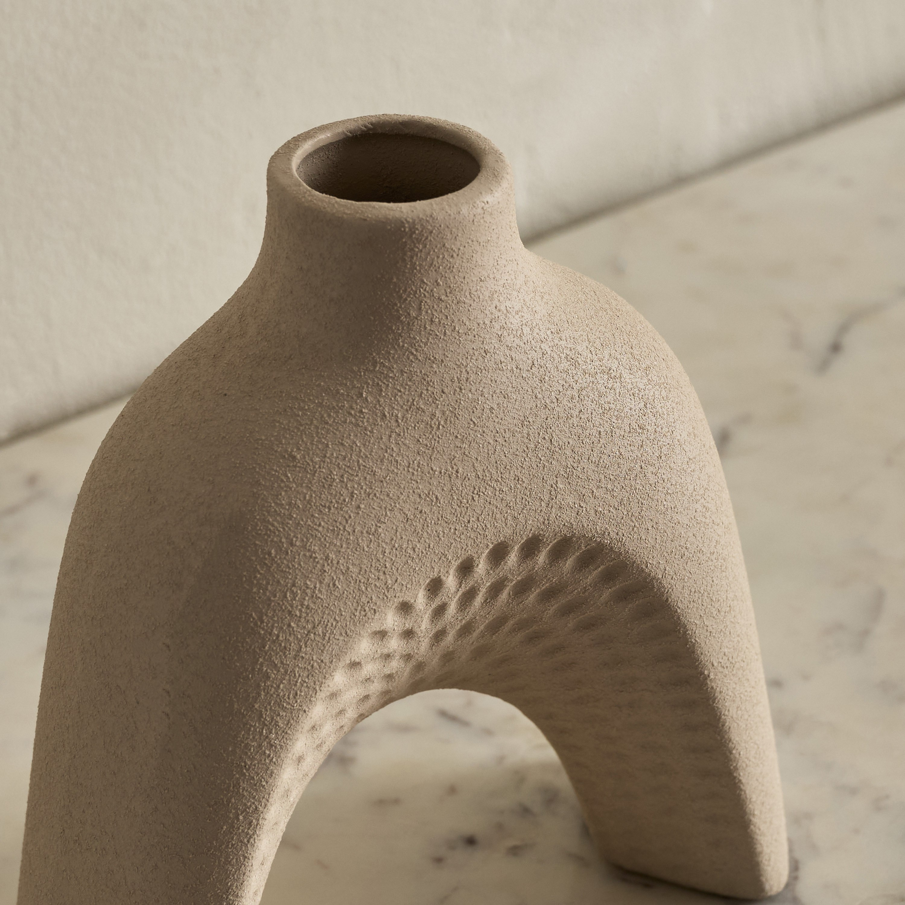 مزهرية سيراميك للديكور من أودري-إيدن - 18x7x19.5 سم-hbxbedroom-decorandaccessories-vases-image-7
