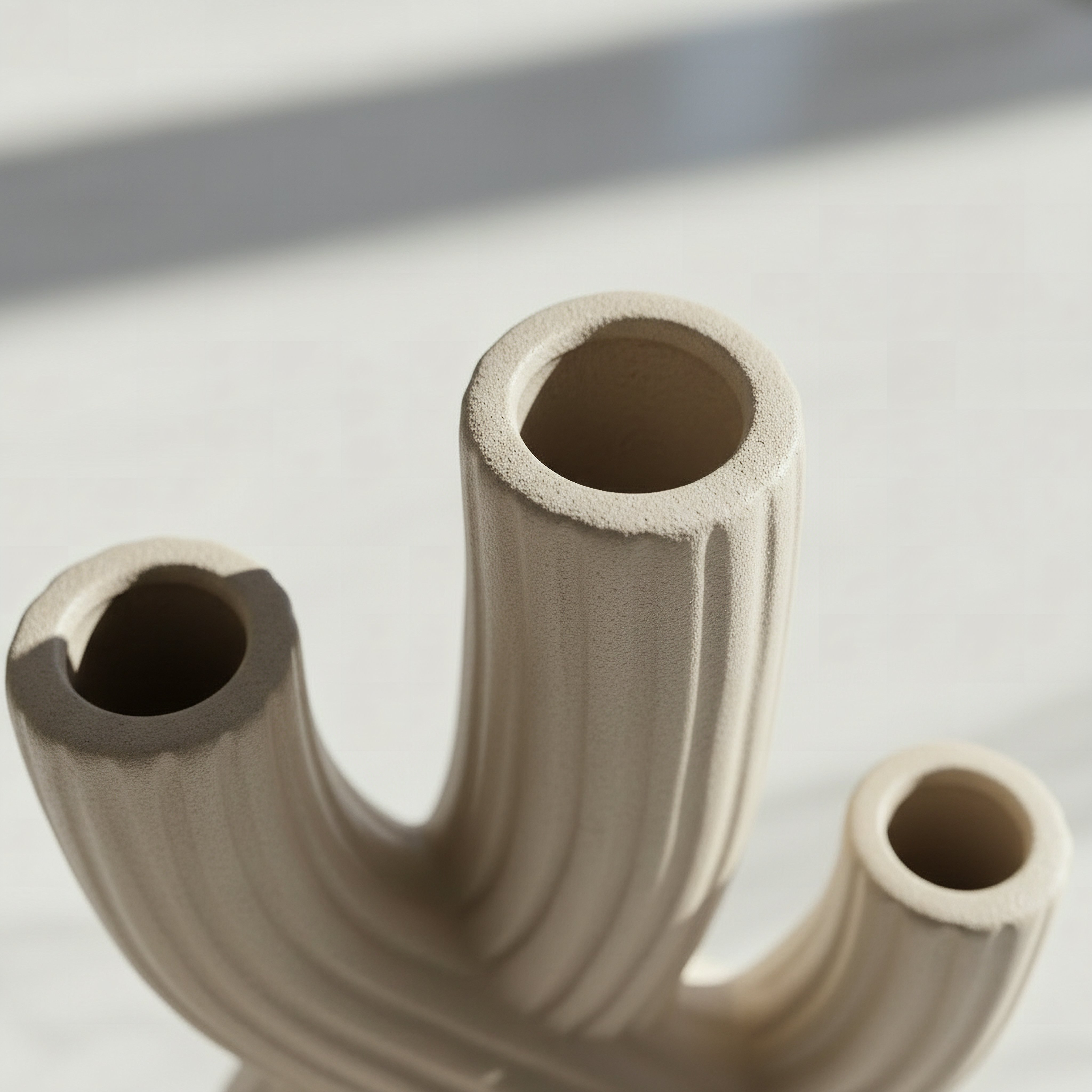 مزهرية ديكور سيراميك من أودري-إيدن - 14x6x25.5 سم-hbxbedroom-decorandaccessories-vases-image-2